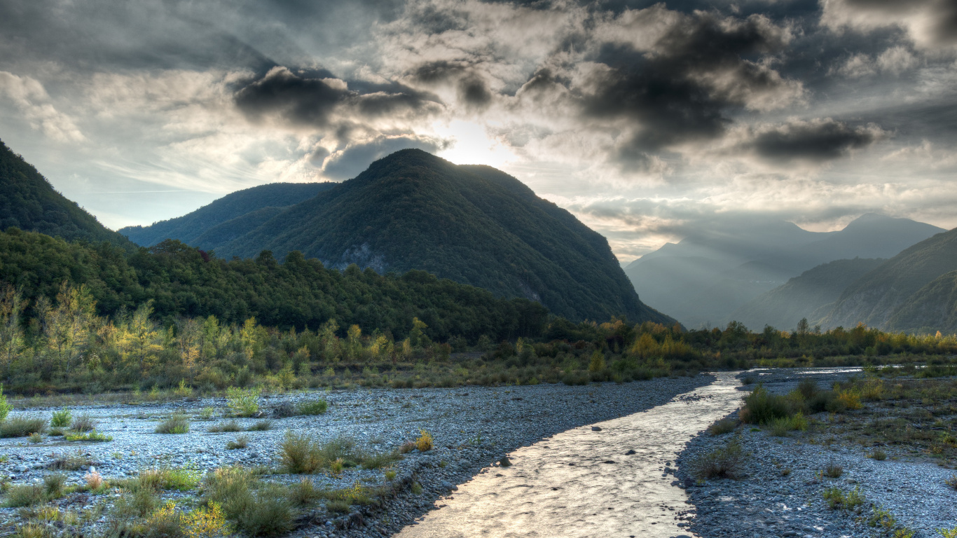 Castelnovo ne Monti, Pierre de Bismantova, Reggio Emilia, Eau, Paysage Naturel. Wallpaper in 1366x768 Resolution