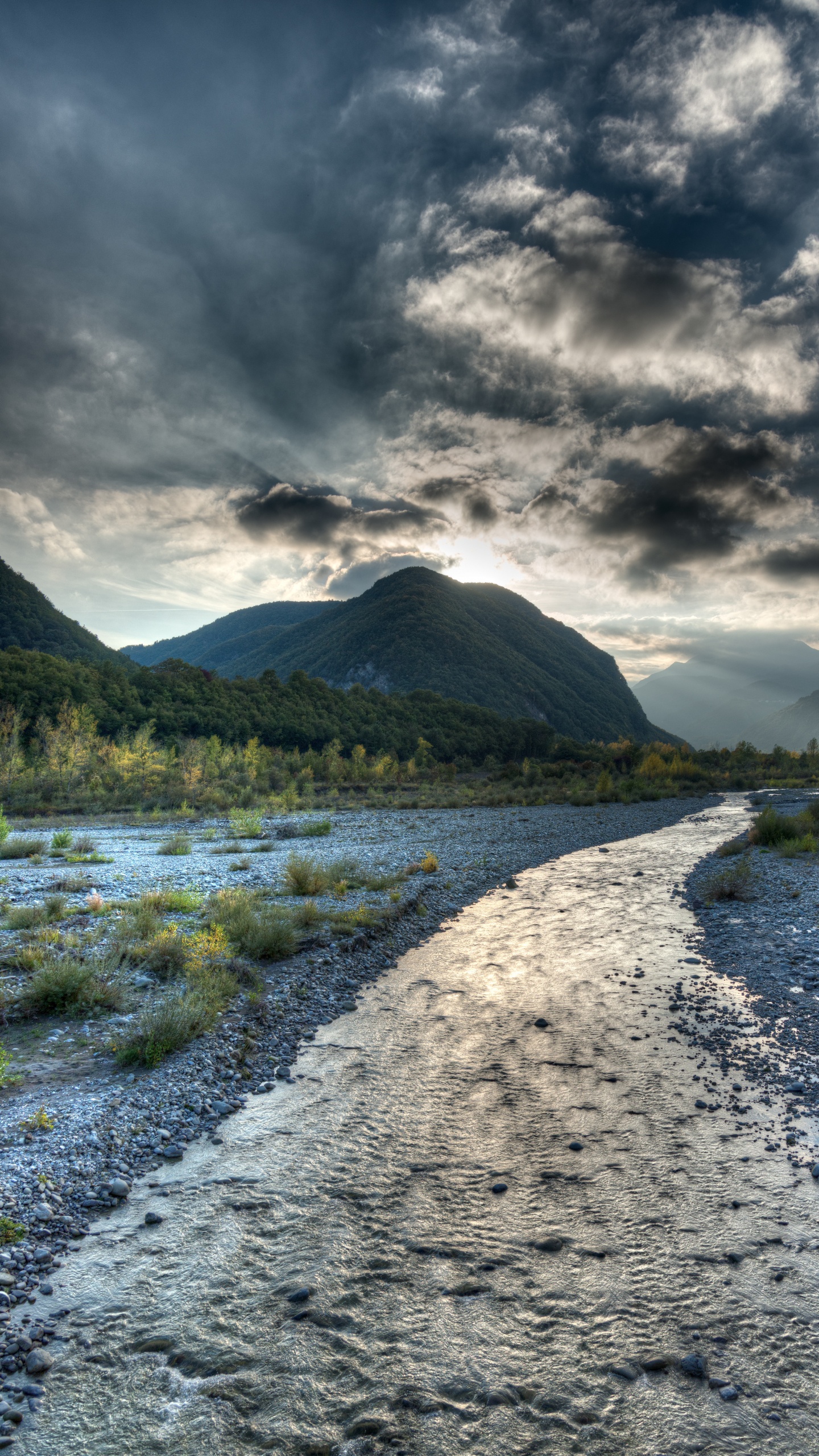 Castelnovo ne Monti, Pietra di Bismantova, Reggio Emilia, Cloud, Water. Wallpaper in 1440x2560 Resolution