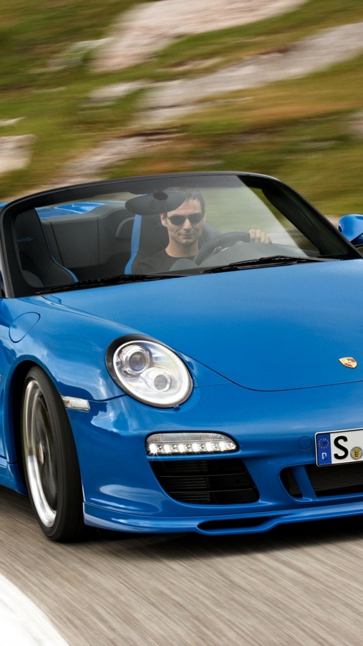 Bmw m 3 Bleu Sur Route Pendant la Journée. Wallpaper in 720x1280 Resolution