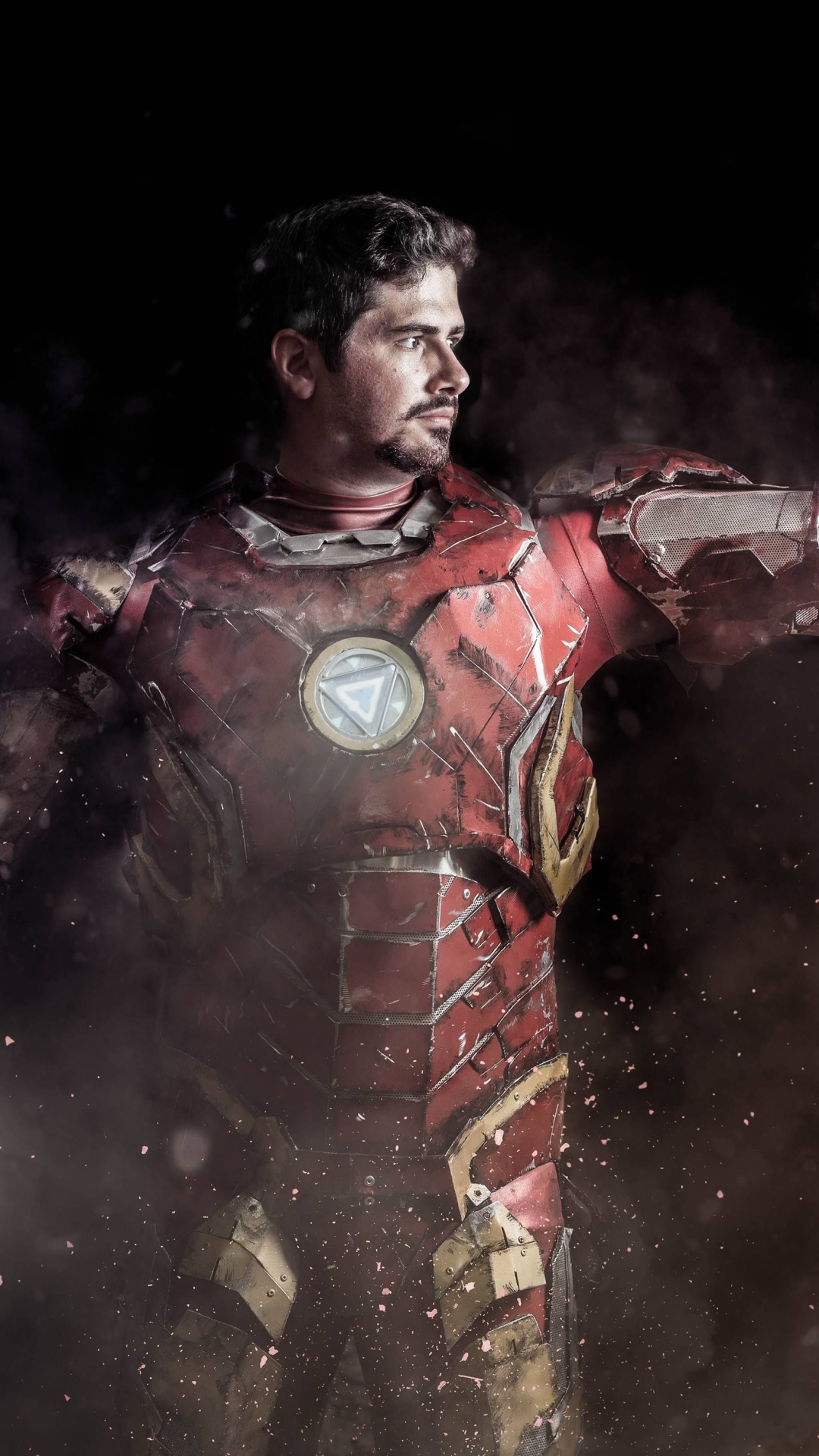 Homme en Costume Rouge et Noir. Wallpaper in 1080x1920 Resolution