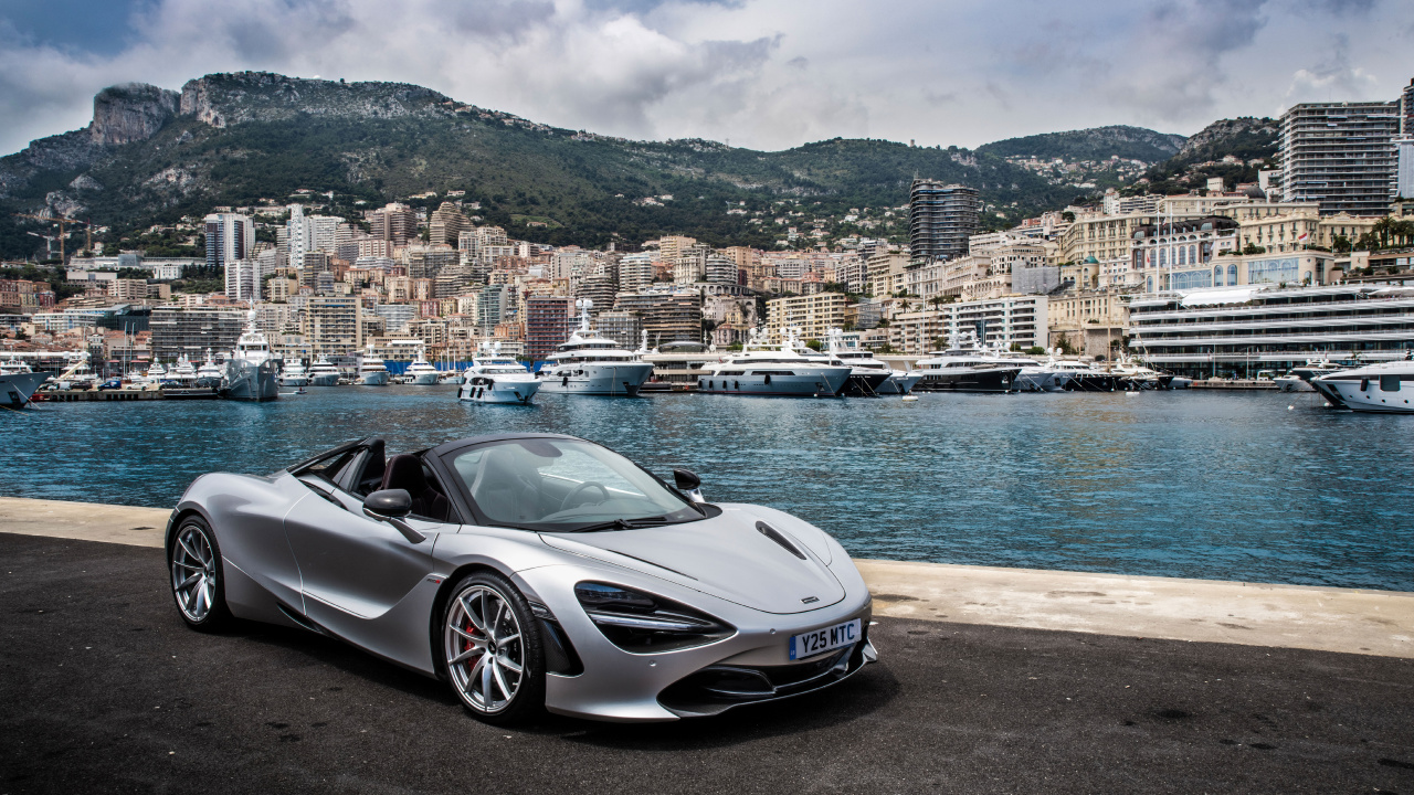 Silver Porsche 911 Estacionado en la Orilla de la Playa Durante el Día. Wallpaper in 1280x720 Resolution