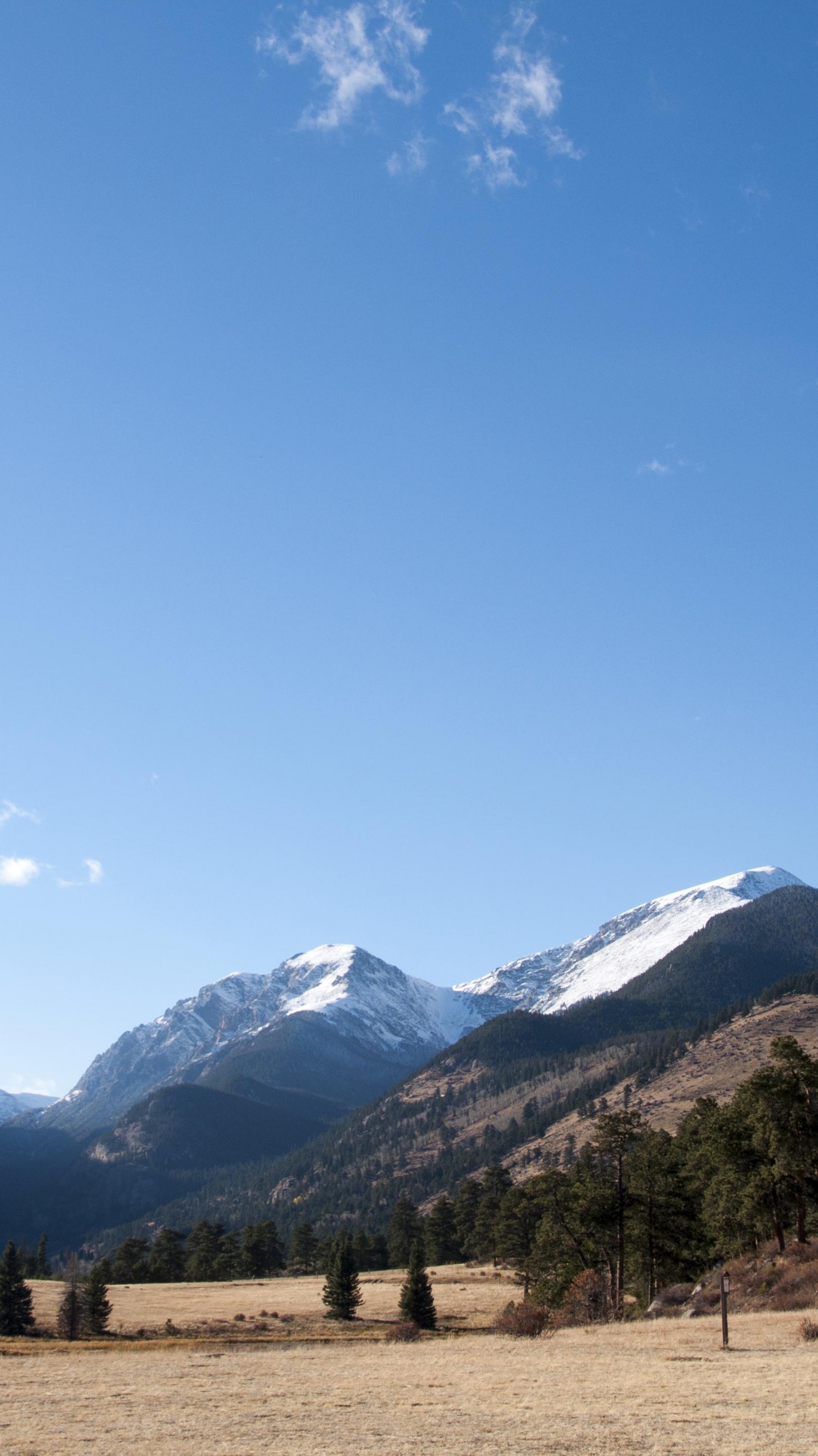 Green Trees and Mountains Under Blue Sky During Daytime. Wallpaper in 1440x2560 Resolution