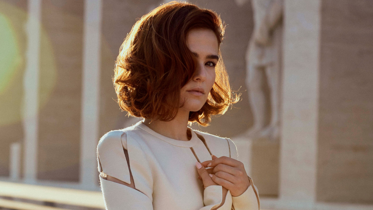 Beauty, Blond, Chest, Brown Hair, Layered Hair. Wallpaper in 1280x720 Resolution