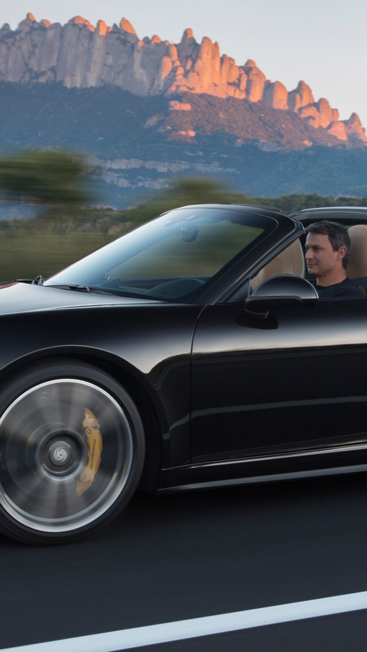 Porsche 911 Negro en la Carretera Durante el Día. Wallpaper in 720x1280 Resolution
