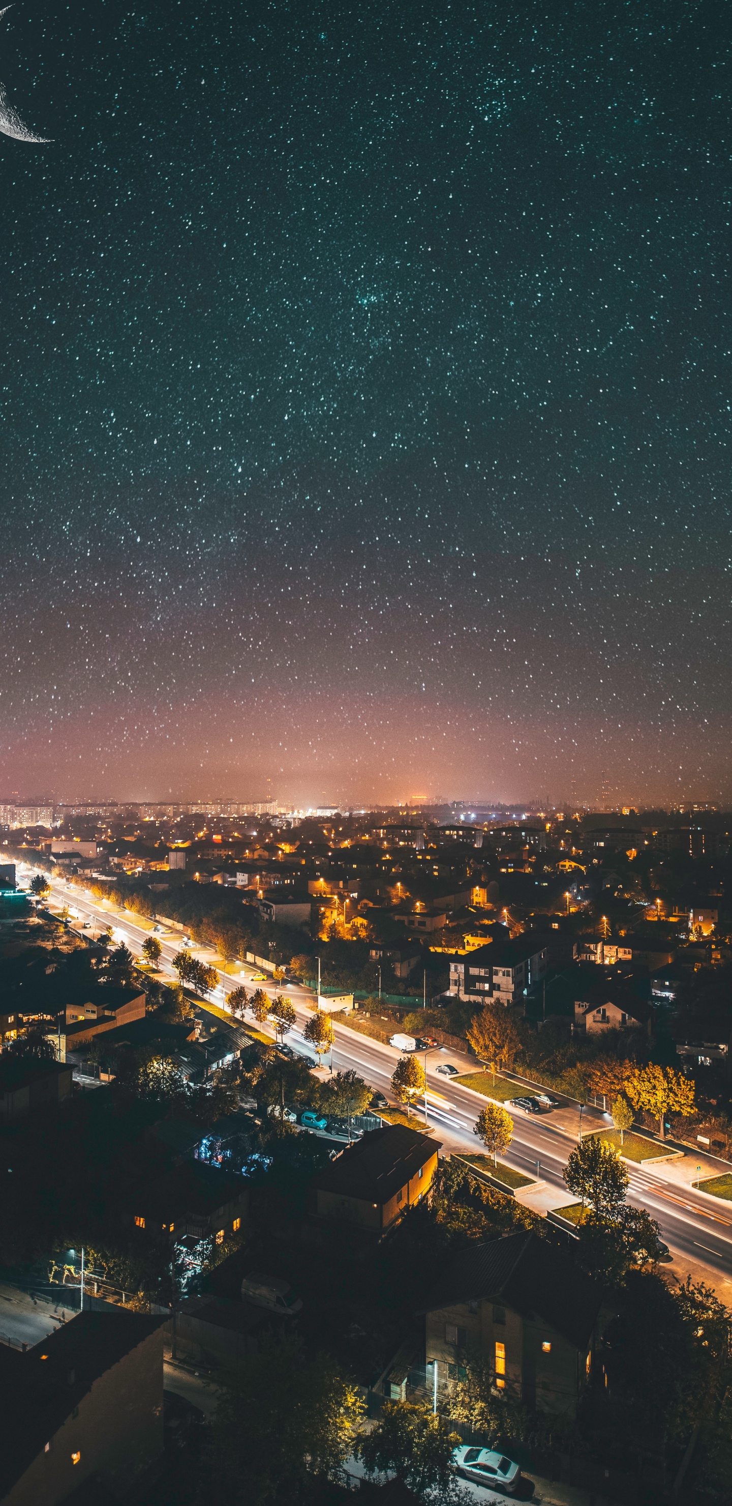 Lichter Der Stadt Während Der Nacht. Wallpaper in 1440x2960 Resolution