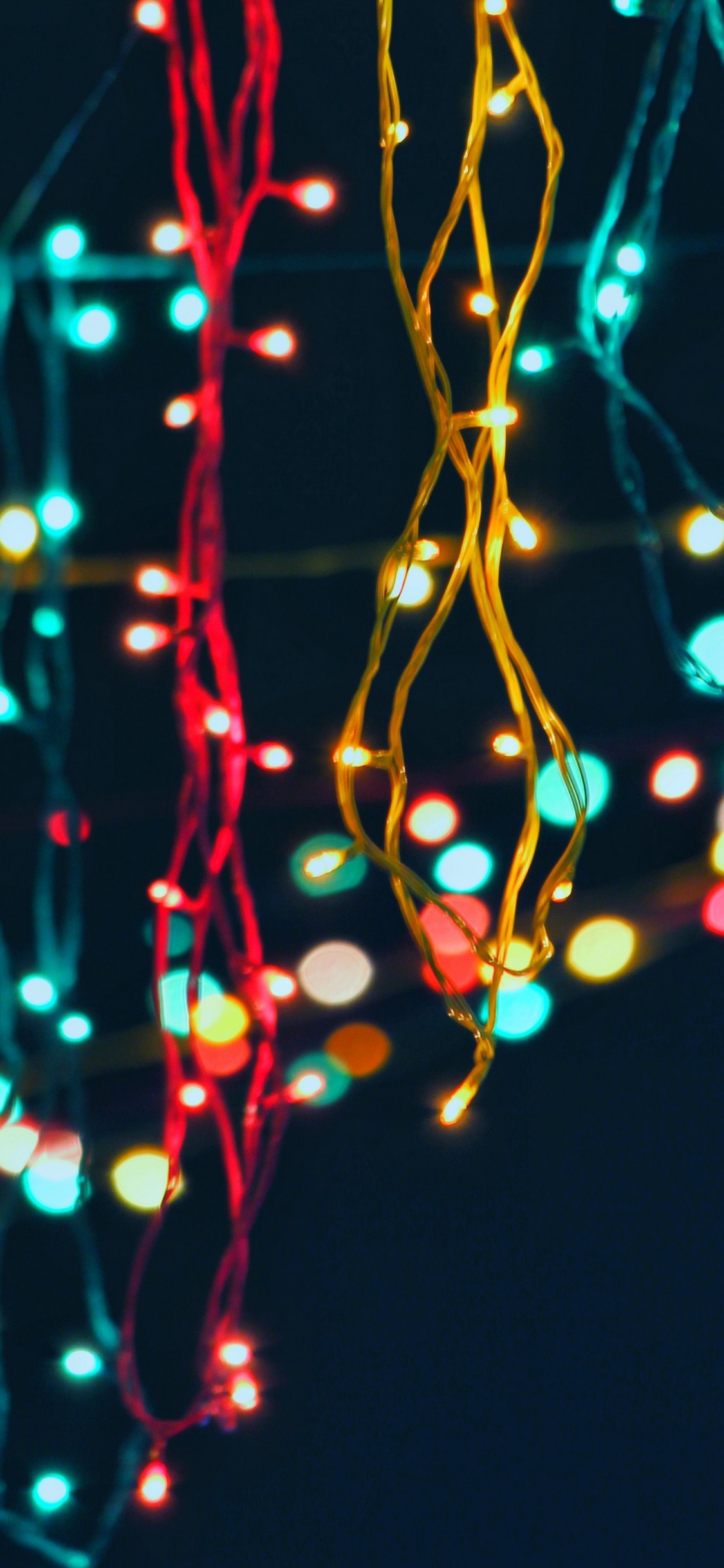 Luces de Navidad, Luz, Decoración de la Navidad, Niños Callejeros, Evento. Wallpaper in 1125x2436 Resolution