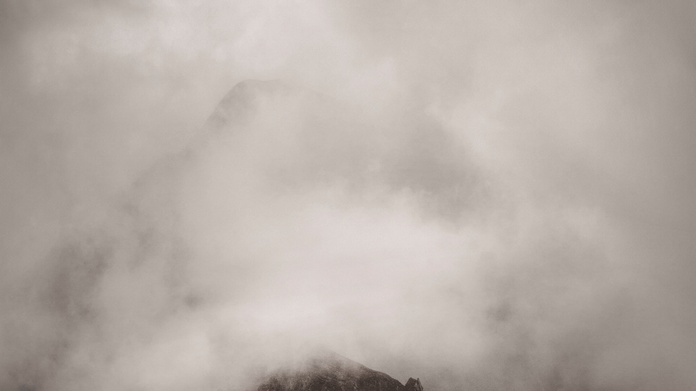 Gamme de Montagne, Atmosphère, Colline, Highland, Noir et Blanc. Wallpaper in 1366x768 Resolution