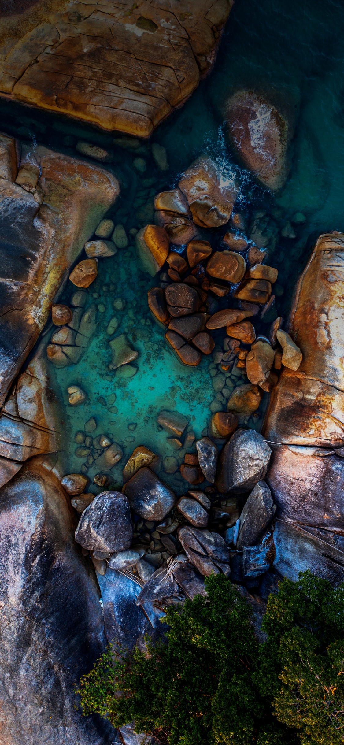 Agua, Madera, Cuerpo de Agua, Curso de Agua, la Superficie de la Carretera. Wallpaper in 1125x2436 Resolution