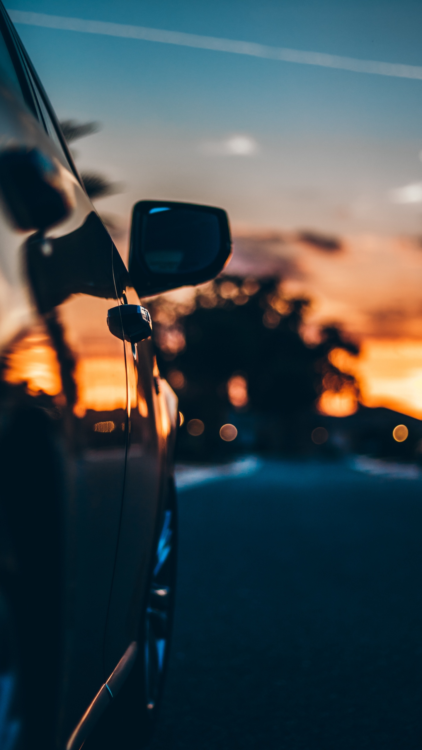 Rétroviseur de Voiture Noir Pendant le Coucher du Soleil. Wallpaper in 1440x2560 Resolution
