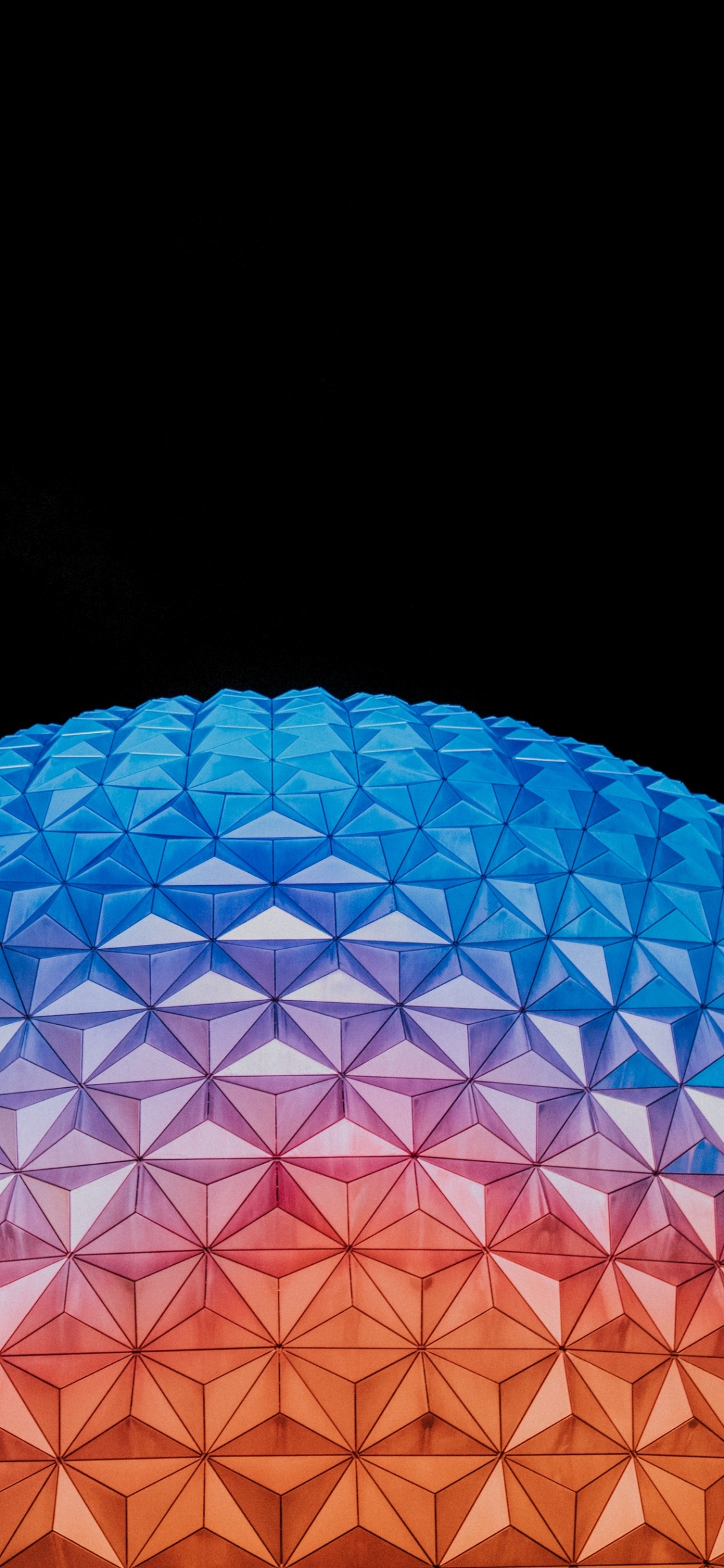 OLED, Disney World Epcot, Raumschiff Erde, Disneys Hollywood Studios, The Walt Disney Company. Wallpaper in 1125x2436 Resolution