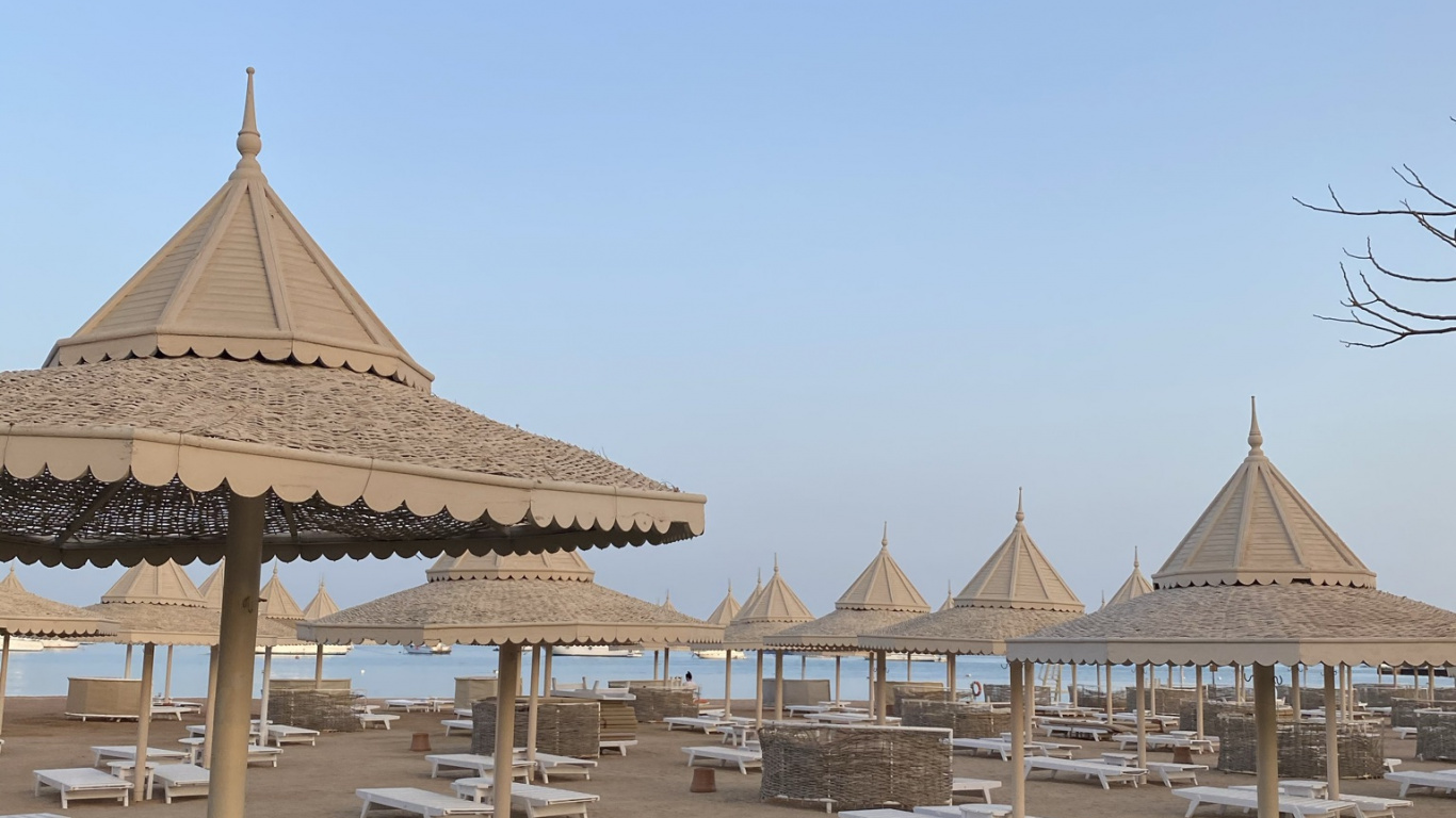 Roof, Plant, Shade, Leisure, Horizon. Wallpaper in 1366x768 Resolution