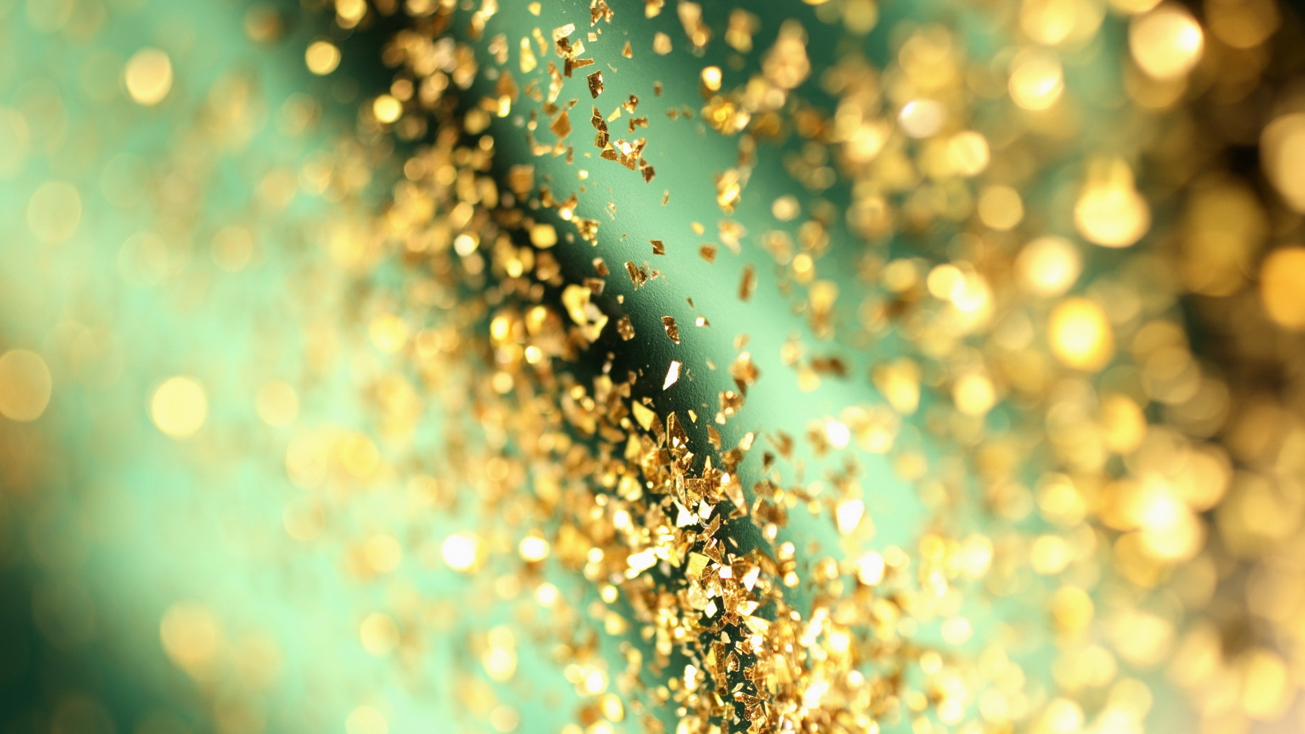 Wassertropfen Auf Glas Tagsüber. Wallpaper in 2560x1440 Resolution