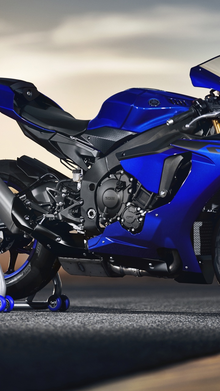Blue and Black Sports Bike. Wallpaper in 720x1280 Resolution