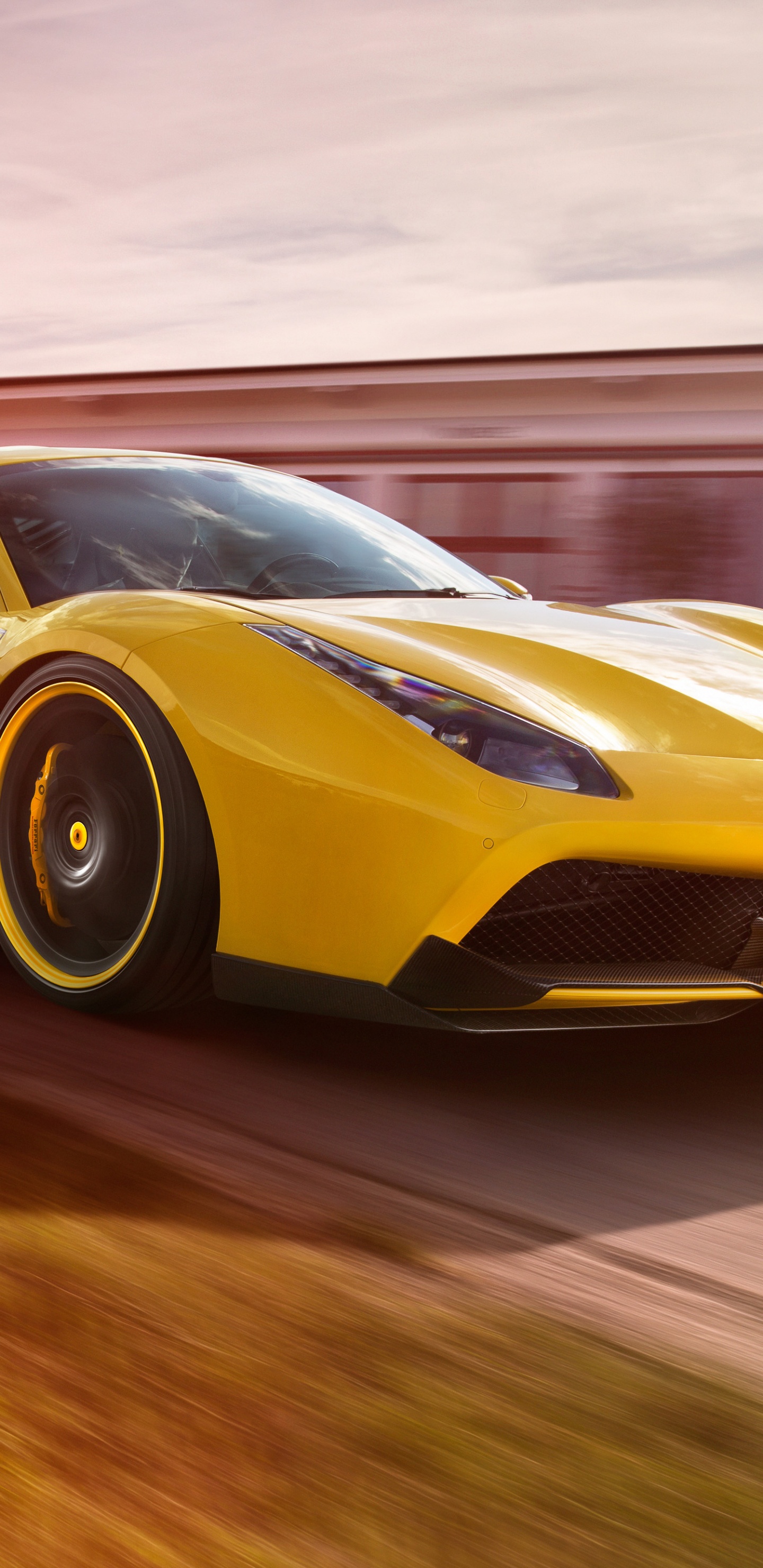 Gelber Porsche 911 Unterwegs. Wallpaper in 1440x2960 Resolution