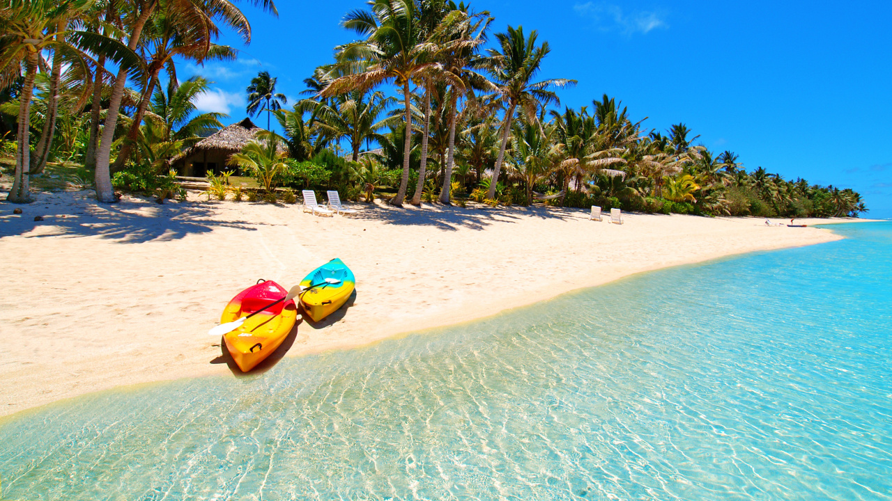 Yellow and Blue Kayak on Beach During Daytime. Wallpaper in 1280x720 Resolution