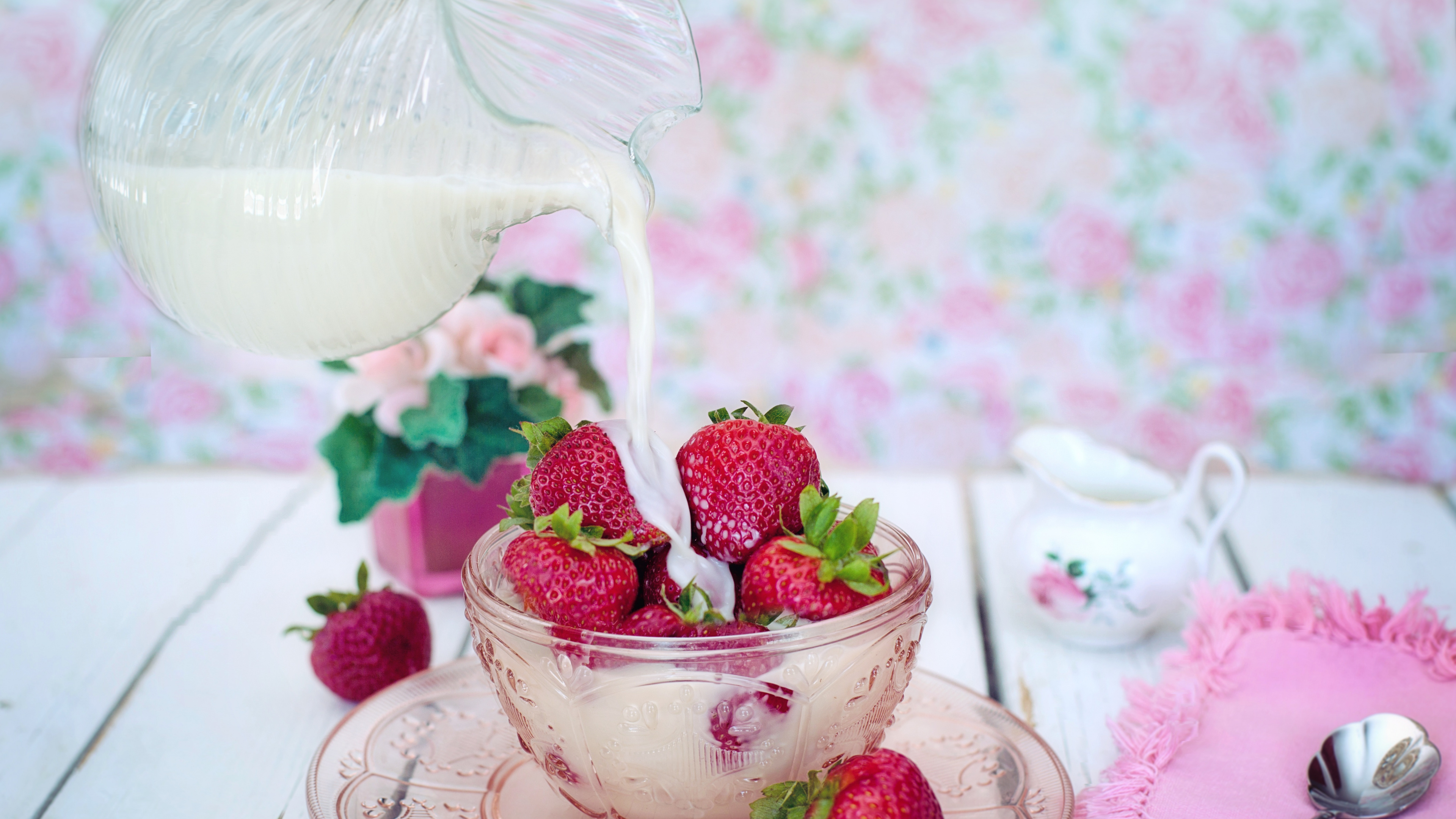 Milk, Cream, Dessert, Strawberry, Food. Wallpaper in 3840x2160 Resolution