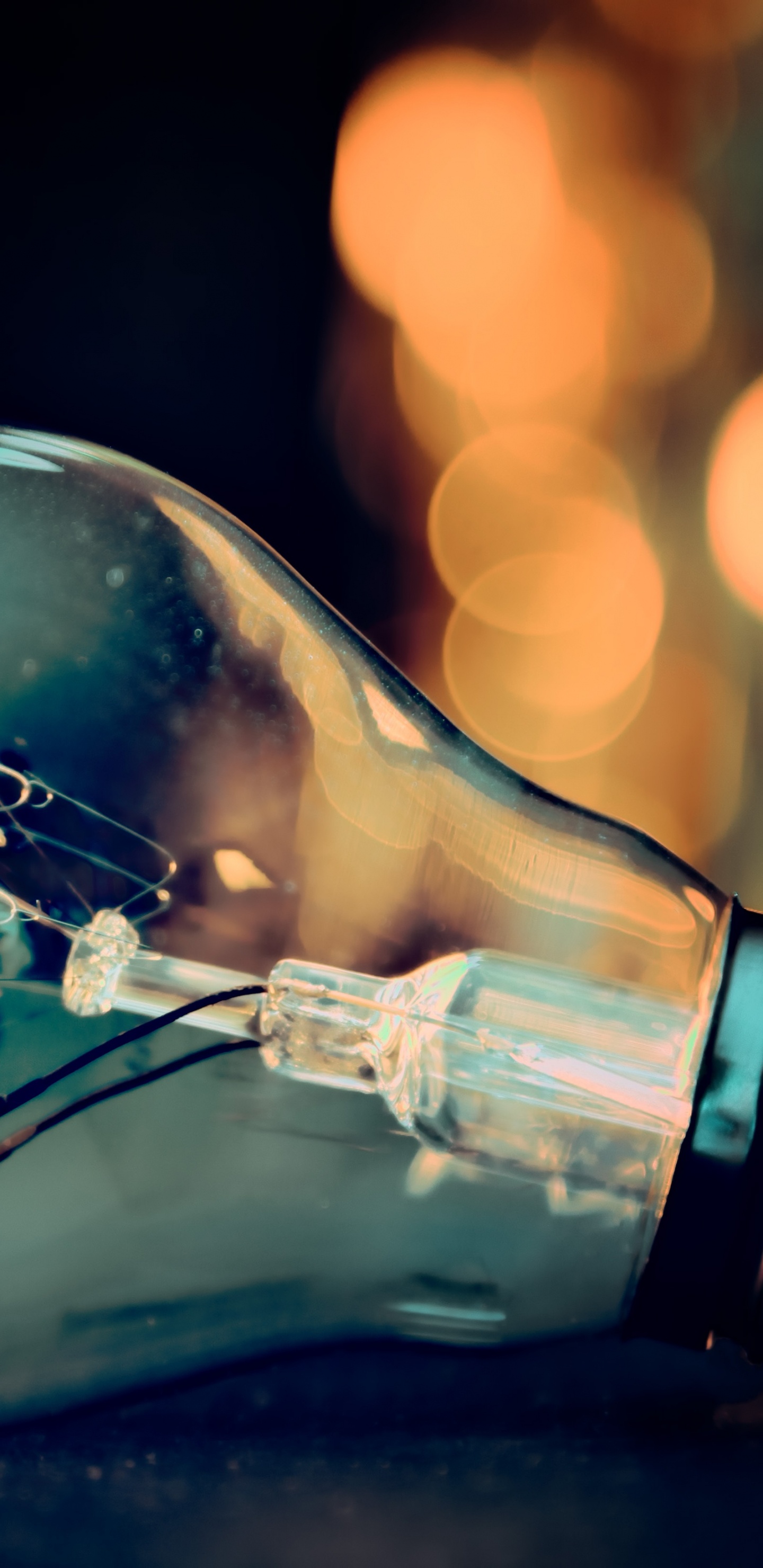 Outsourcing, Energie, Automotive Lighting, Drinkware, Glühbirne. Wallpaper in 1440x2960 Resolution