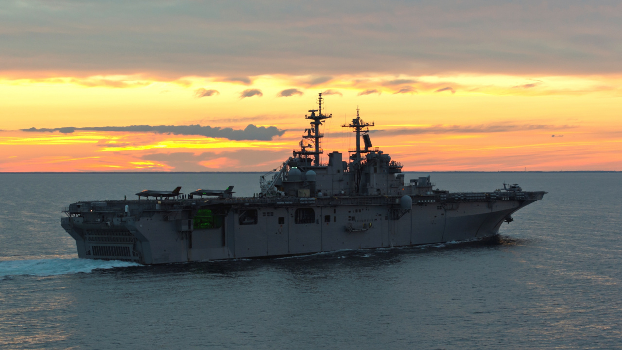 White and Black Ship on Sea During Sunset. Wallpaper in 1280x720 Resolution