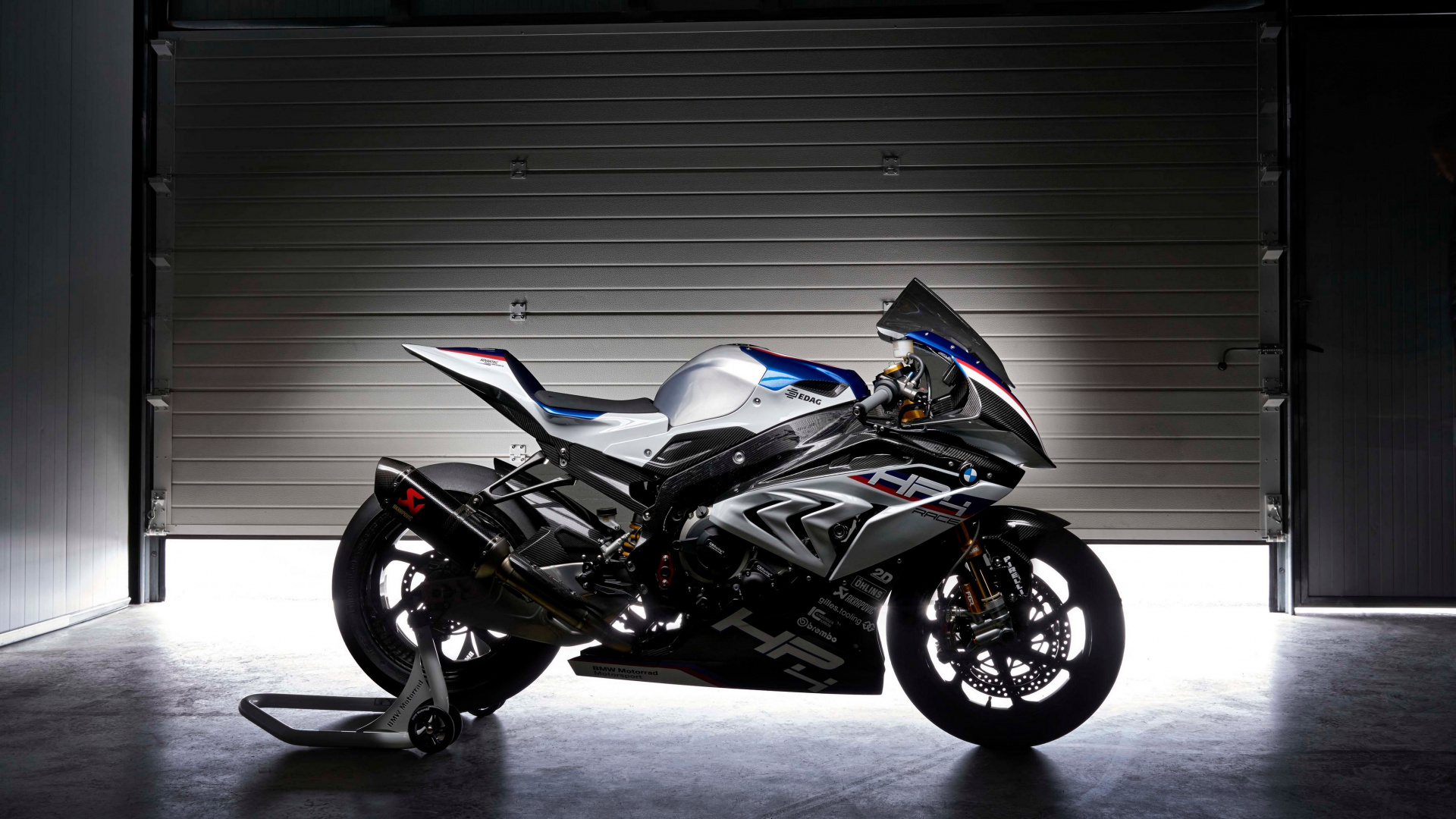 Black and Silver Sports Bike. Wallpaper in 1920x1080 Resolution