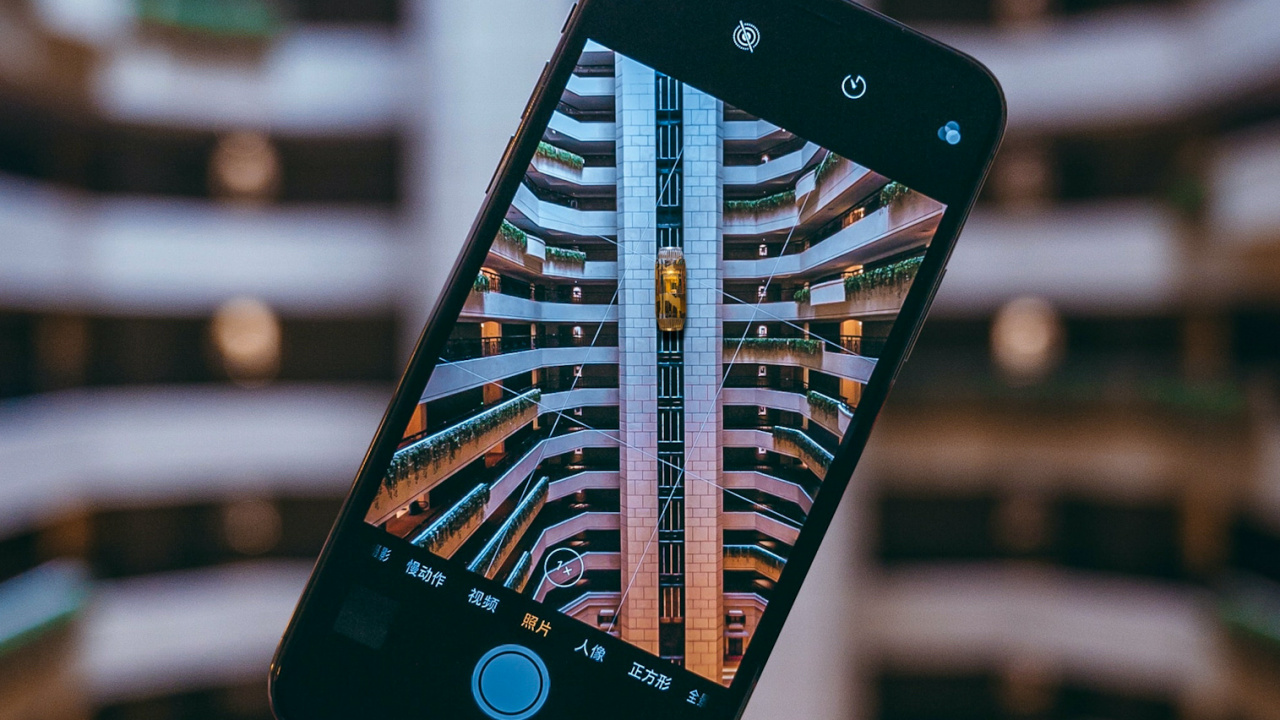 Smartphone, Téléphone, L'éclairage Automobile, Appareil de Communication, Triangle. Wallpaper in 1280x720 Resolution