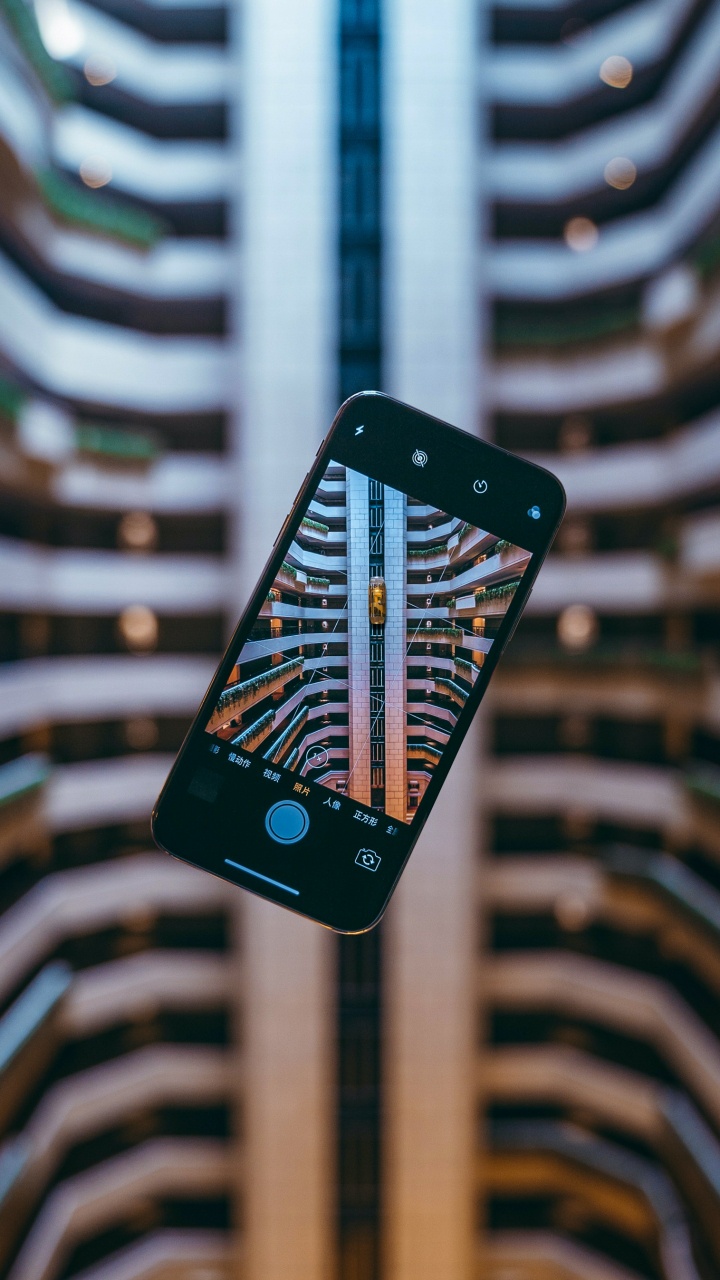 Smartphone, Téléphone, L'éclairage Automobile, Appareil de Communication, Triangle. Wallpaper in 720x1280 Resolution