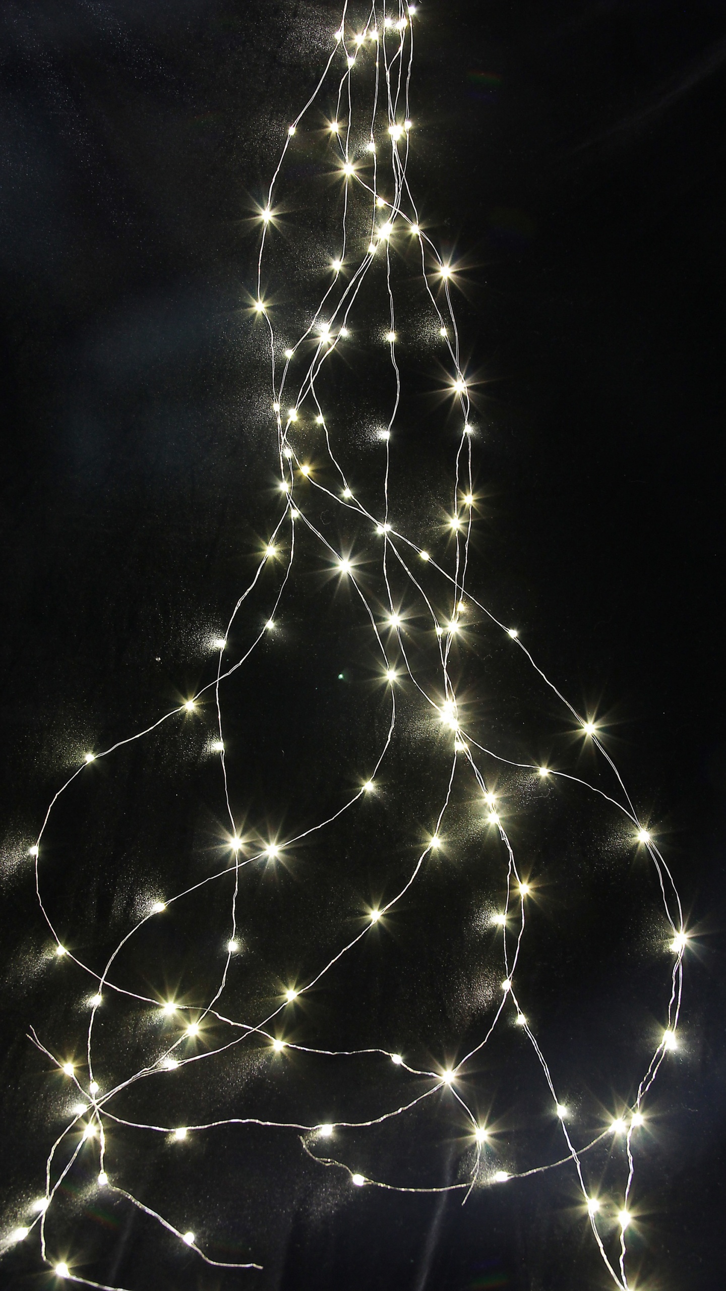 Girlande, Licht, Feuerwerk, Silvester, Nacht. Wallpaper in 1440x2560 Resolution