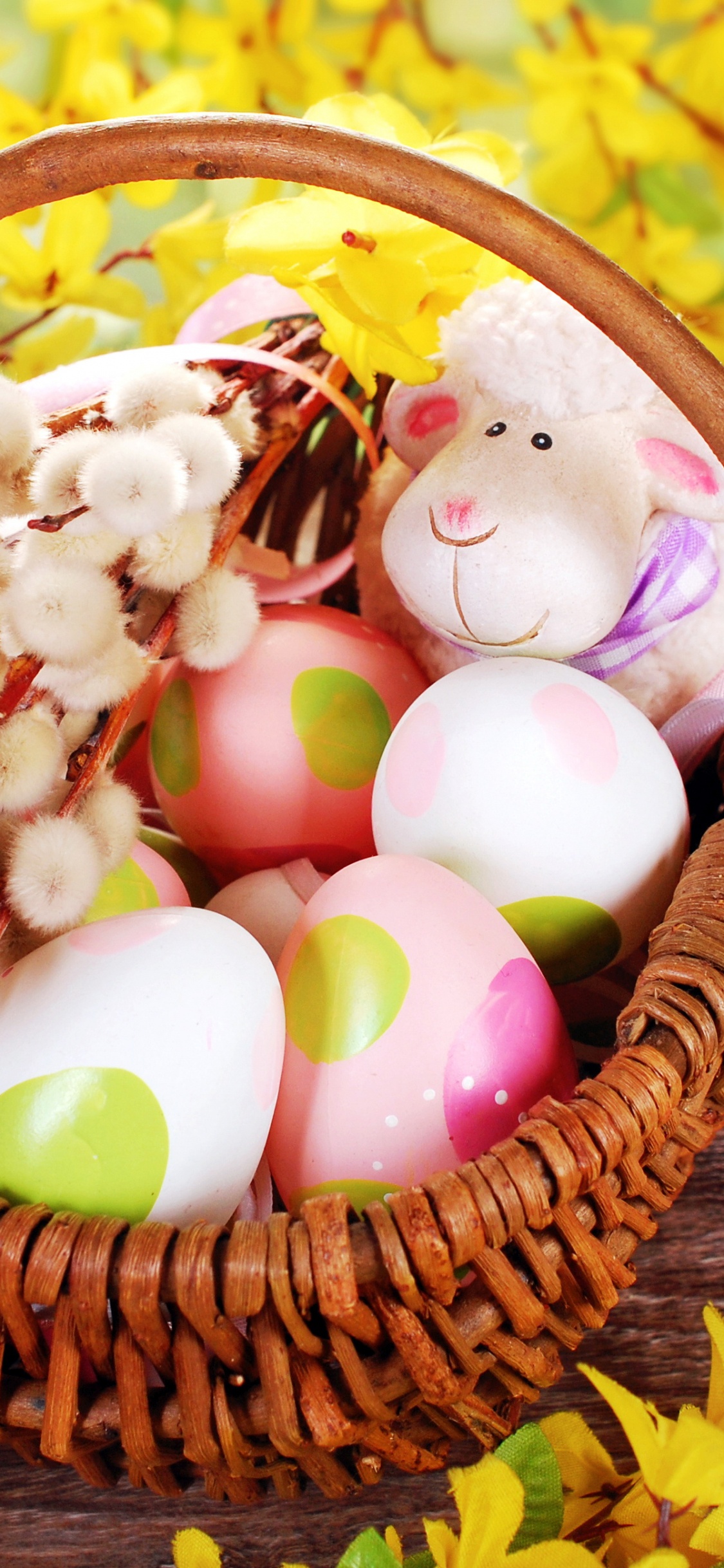 Osterhase, Osterei, Osternest, Korb, Lebensmittel. Wallpaper in 1125x2436 Resolution