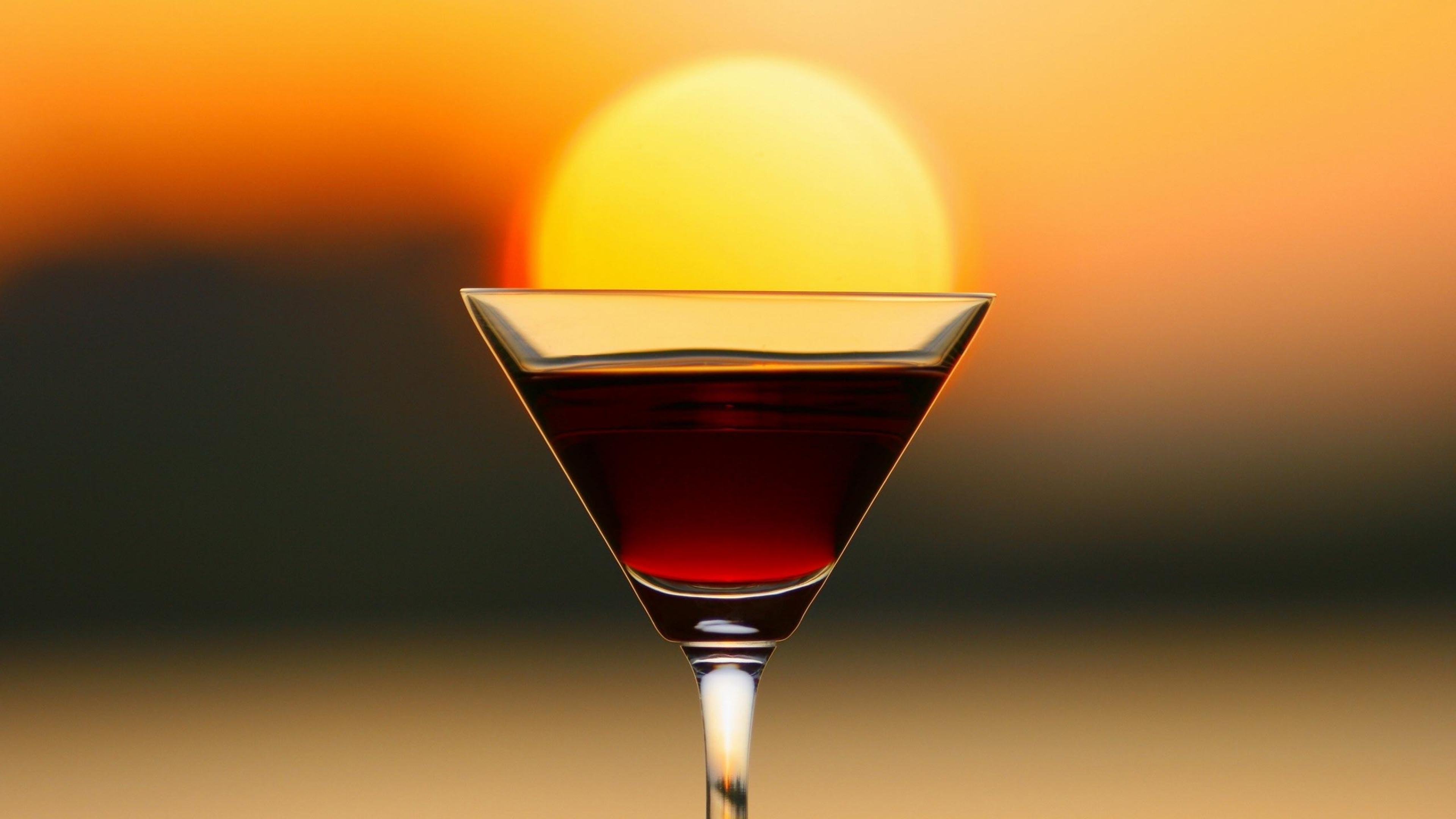 Red Wine in Clear Wine Glass. Wallpaper in 3840x2160 Resolution