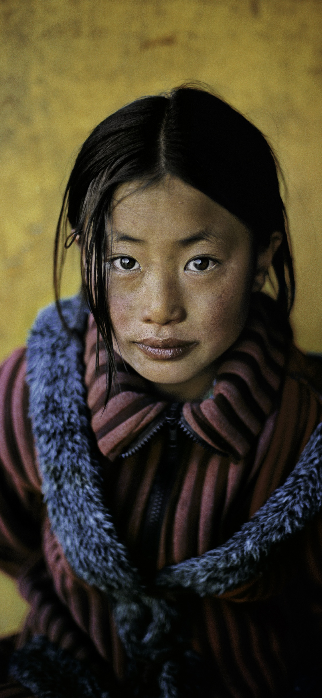 Steve Mccurry, Steve McCurry El Momento Sin Vigilancia, Arte, Retrato, Humanos. Wallpaper in 1125x2436 Resolution