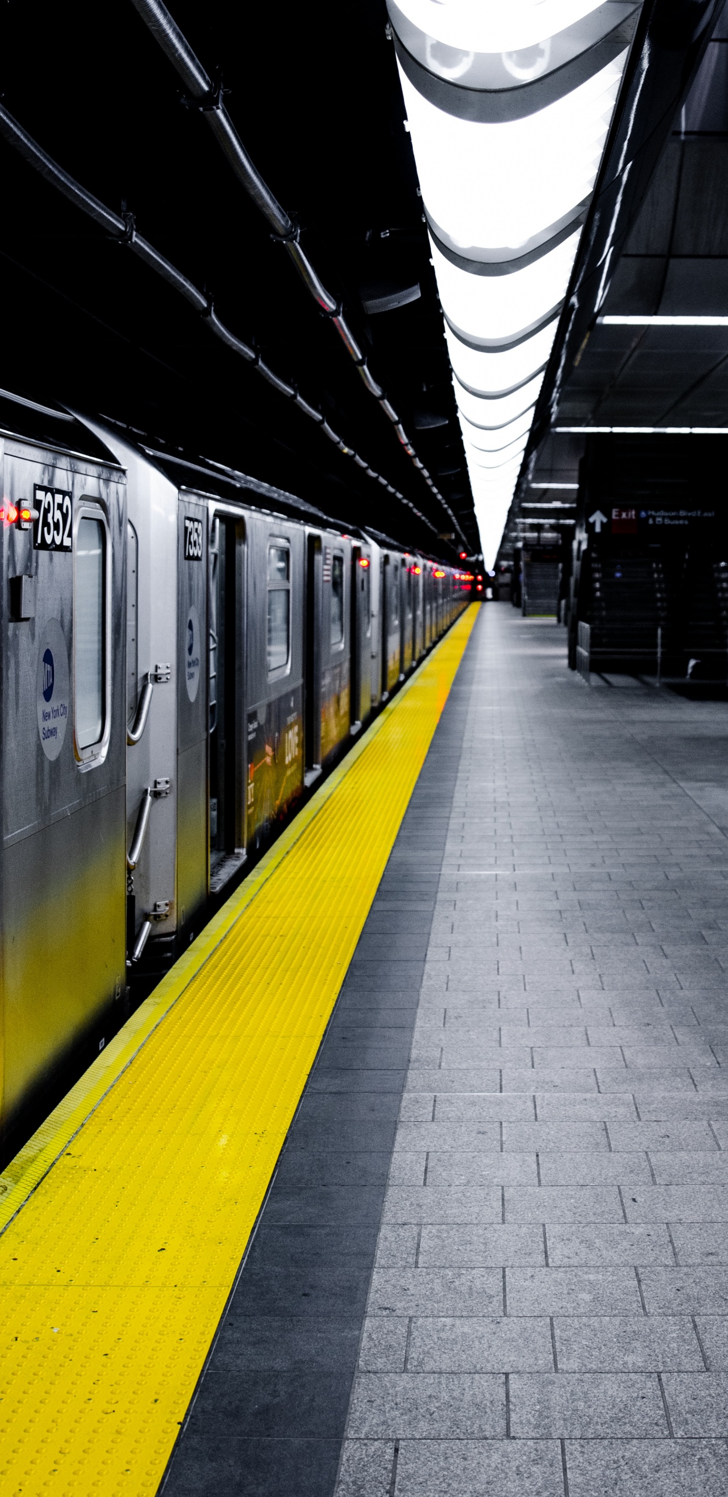 快速过境, 火车, 铁路运输, 是火车站, 运输 壁纸 1440x2960 允许