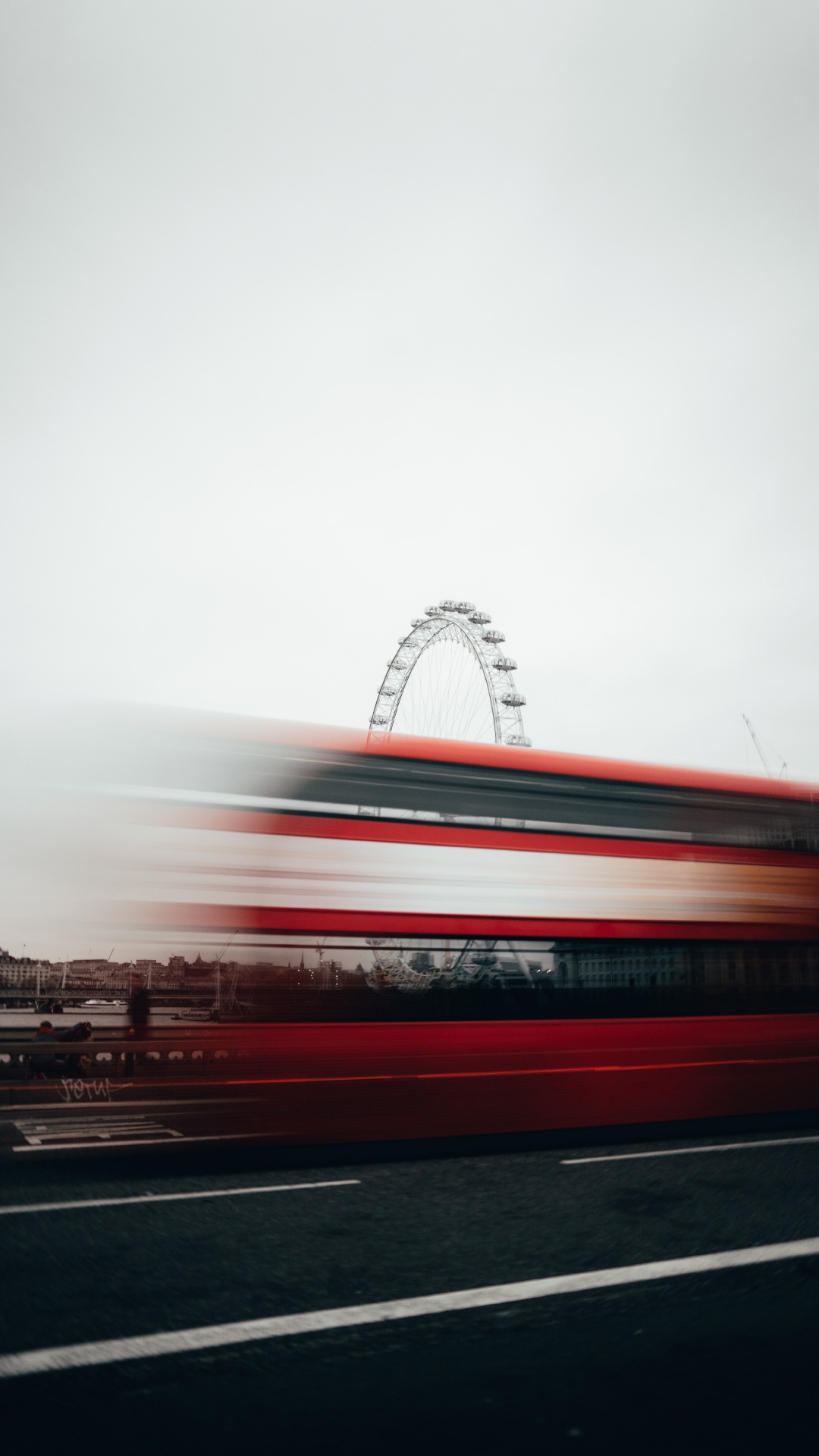Photographie en Accéléré de la Grande Roue Pendant la Nuit. Wallpaper in 1080x1920 Resolution