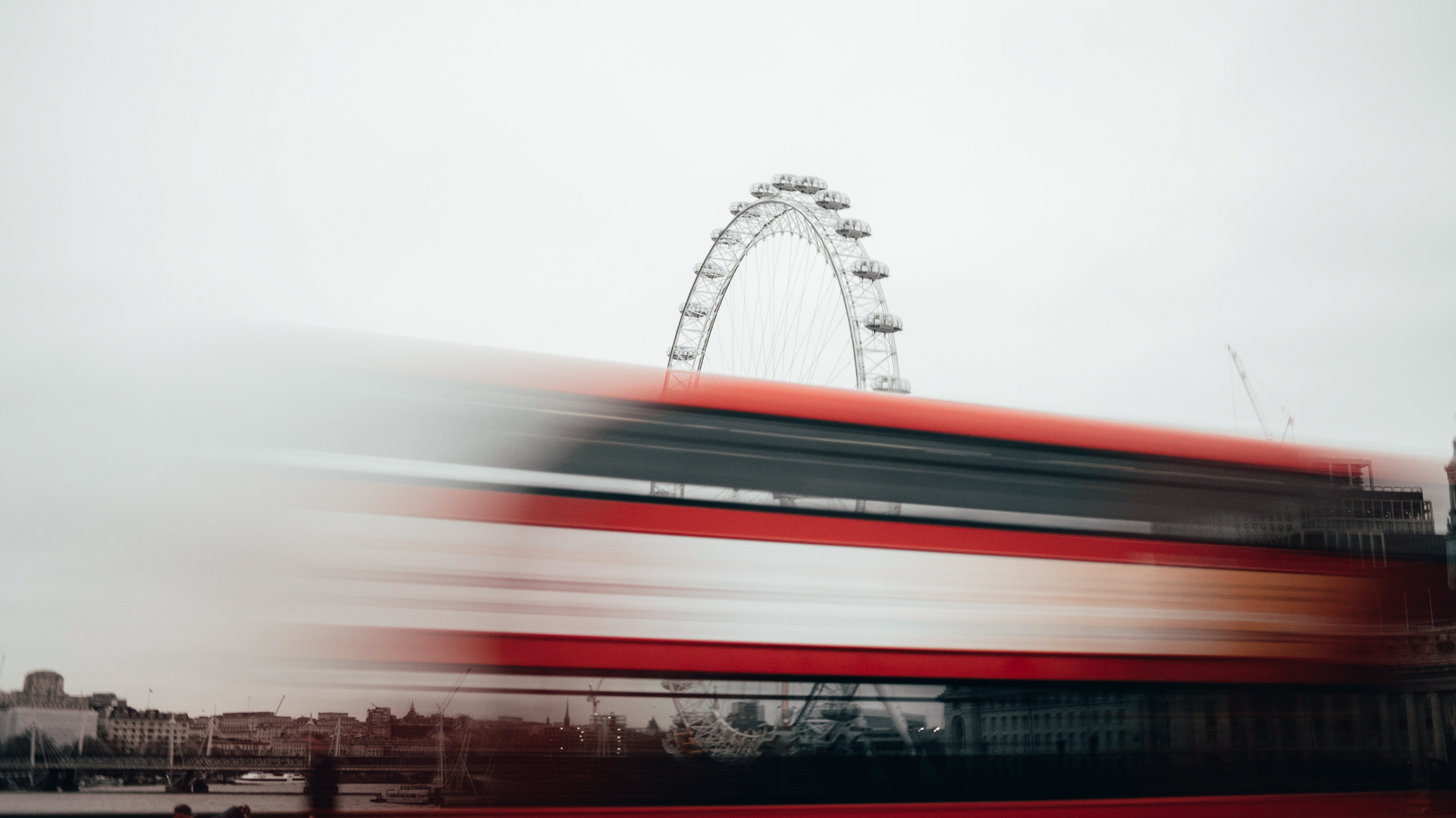 Time Lapse Photography of Ferris Wheel During Night Time. Wallpaper in 3840x2160 Resolution