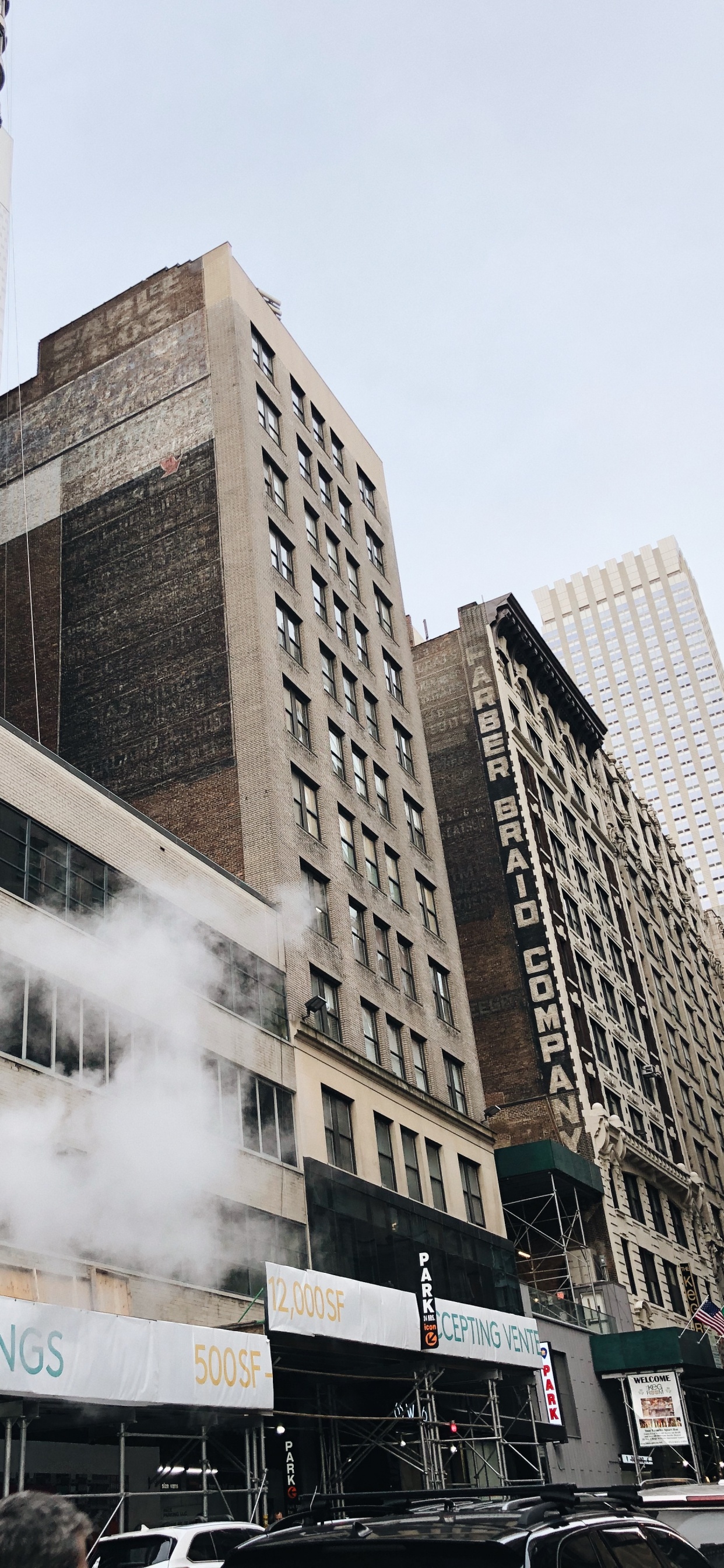 Fenêtre, Tour de Bloc, Métropole, Quartier, Zone Urbaine. Wallpaper in 1242x2688 Resolution