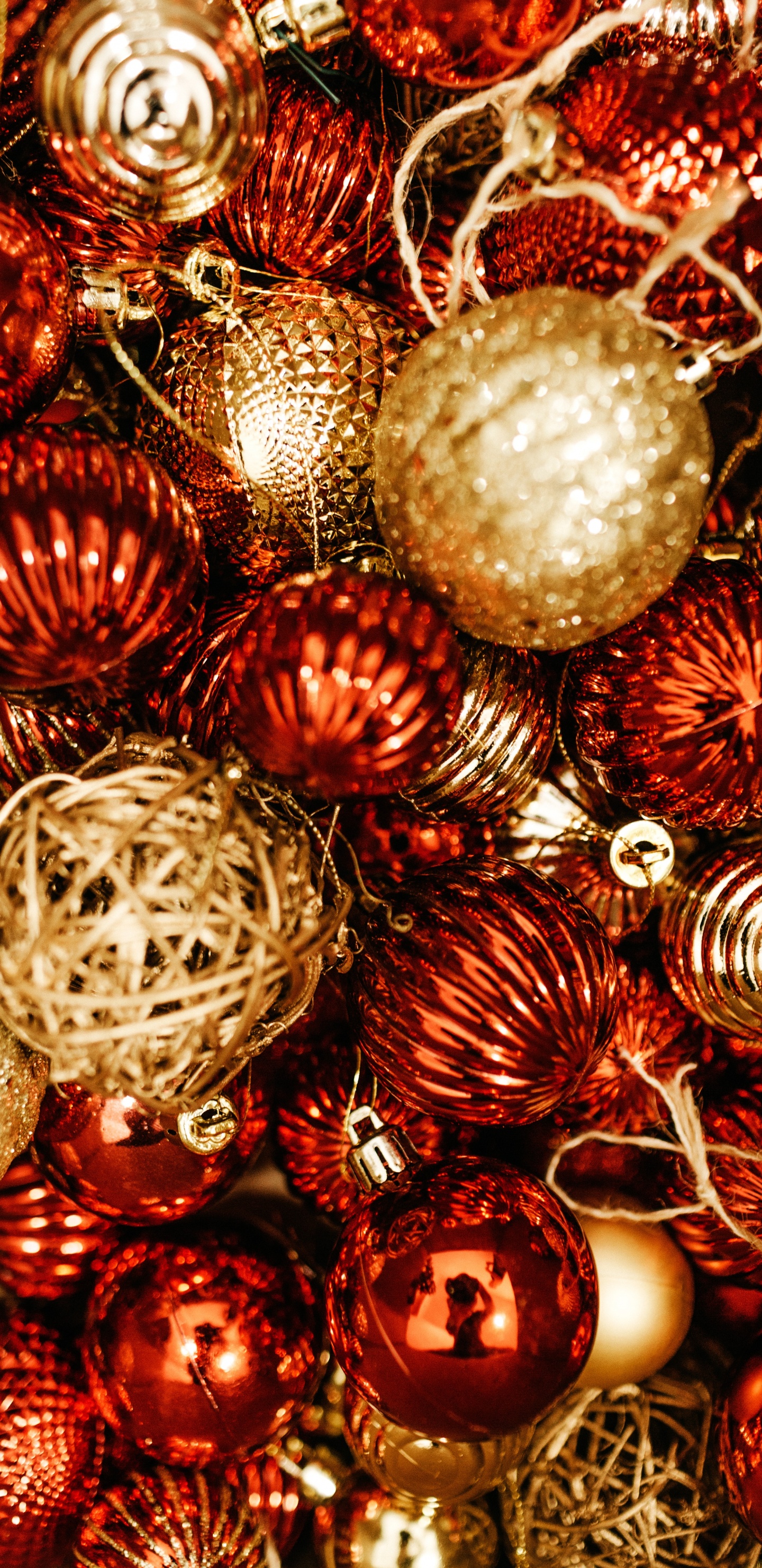 圣诞节那天, 圣诞树, 圣诞节的装饰品, 装饰品, 圣诞前夕 壁纸 1440x2960 允许
