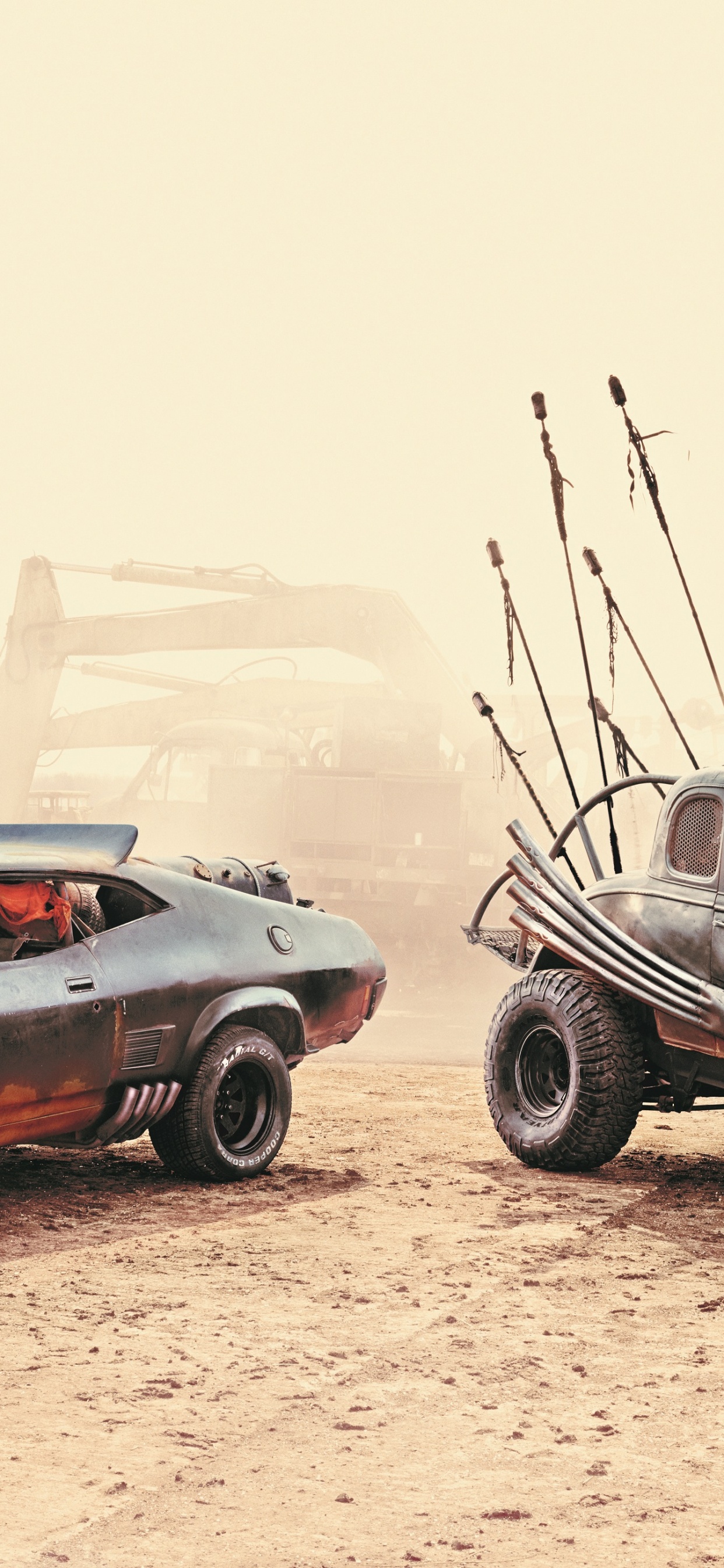 Coches de Época Negra Sobre Arena Marrón Durante el Día. Wallpaper in 1242x2688 Resolution