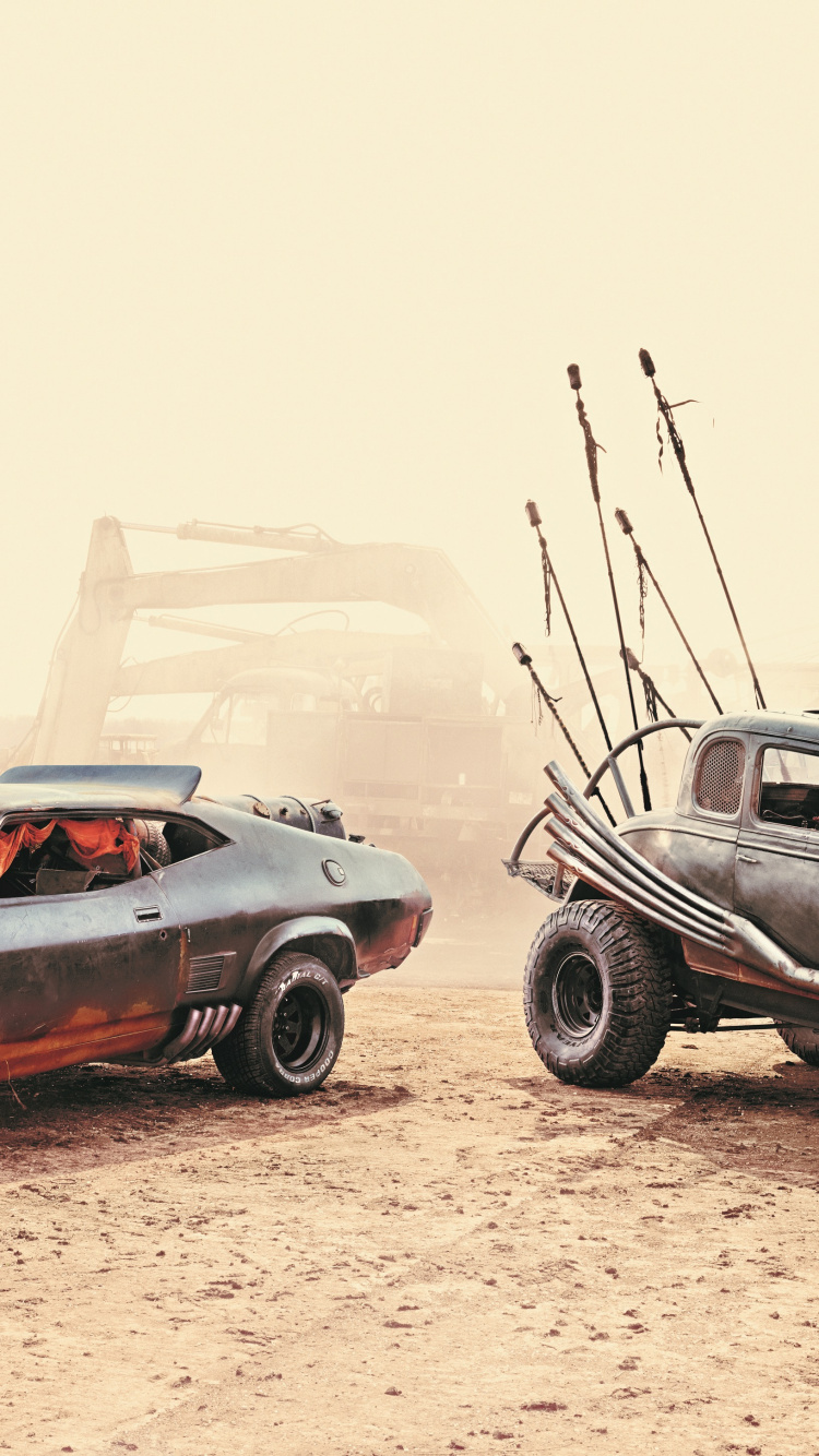 Coches de Época Negra Sobre Arena Marrón Durante el Día. Wallpaper in 750x1334 Resolution
