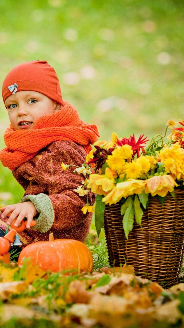 Enfant, Pelouse, Congé, Nain de Jardin. Wallpaper in 750x1334 Resolution
