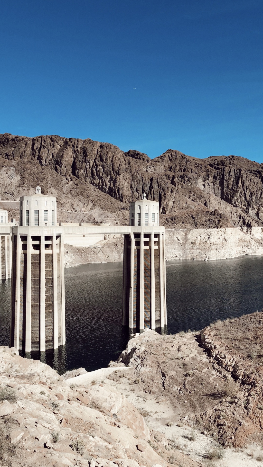 Hoover Dam, Water, Mean Elevation, Body of Water, Mountainous Landforms. Wallpaper in 1080x1920 Resolution