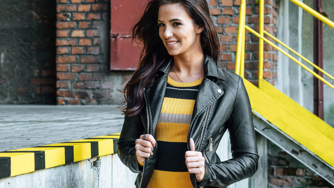 Jeans, Yellow, Street Fashion, Clothing, Jacket. Wallpaper in 1280x720 Resolution