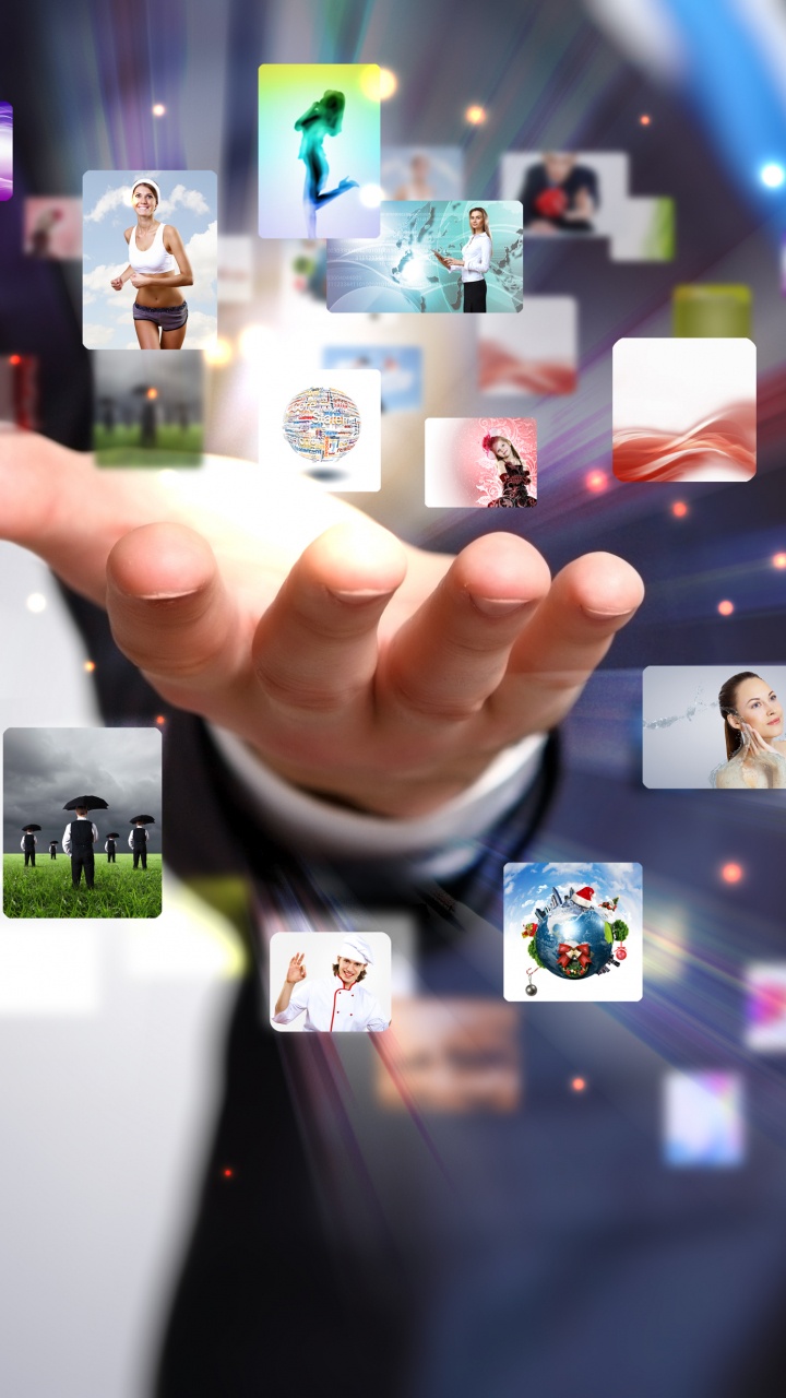 Person Mit Weißer Und Grüner Karte. Wallpaper in 720x1280 Resolution