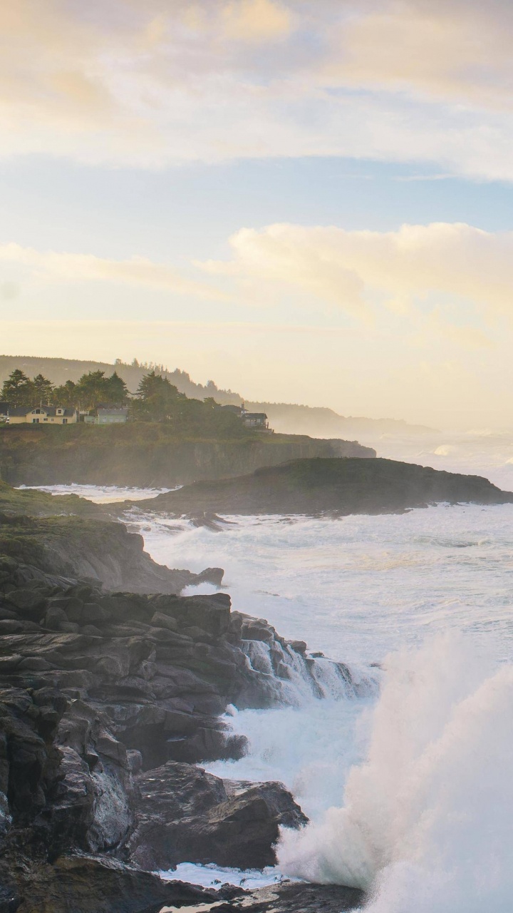 Ocean Waves Crashing on Shore During Daytime. Wallpaper in 720x1280 Resolution