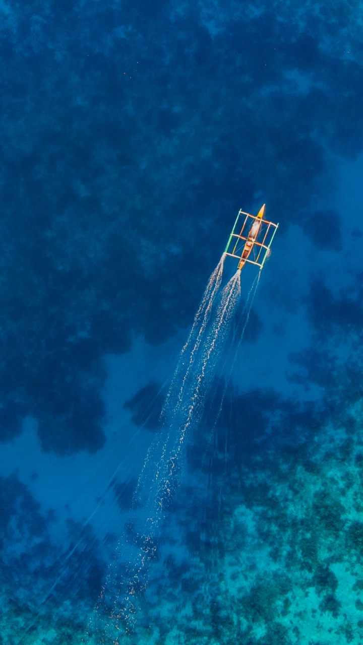 Aerial View of White Boat on Body of Water During Daytime. Wallpaper in 720x1280 Resolution