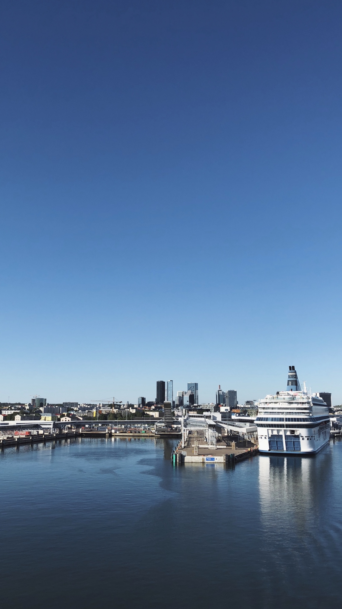 Water, City, Horizon, Marina, Watercraft. Wallpaper in 1440x2560 Resolution