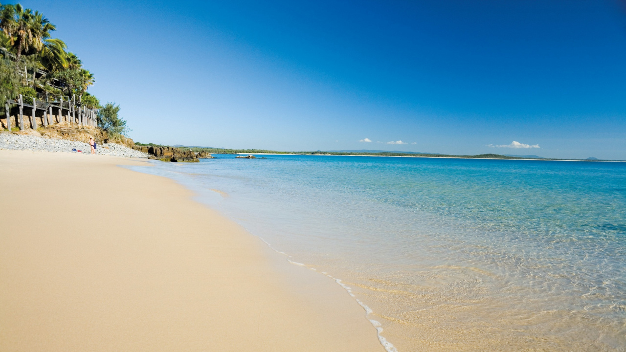 White Sand Beach During Daytime. Wallpaper in 1280x720 Resolution