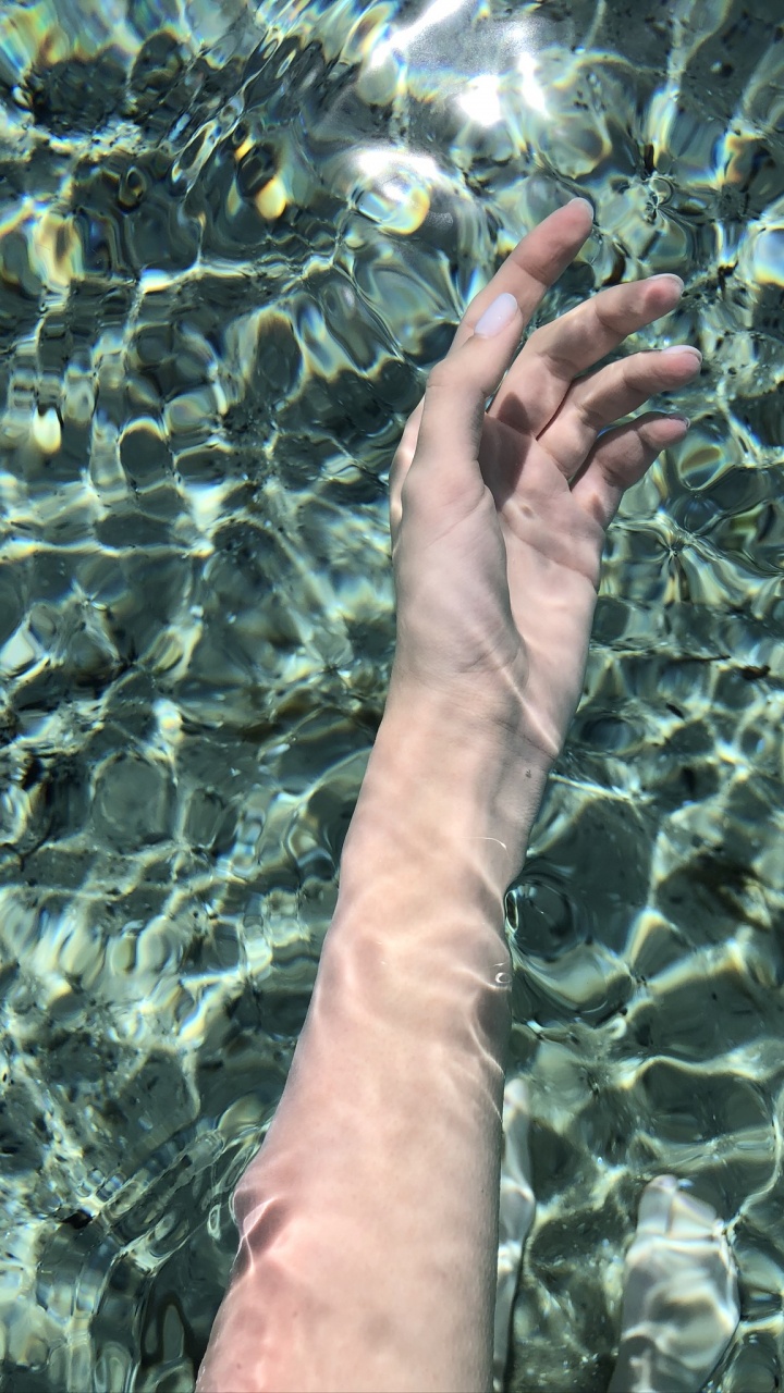 Agua, Cuerpo de Agua, Naturaleza, Humanos, Pierna. Wallpaper in 720x1280 Resolution