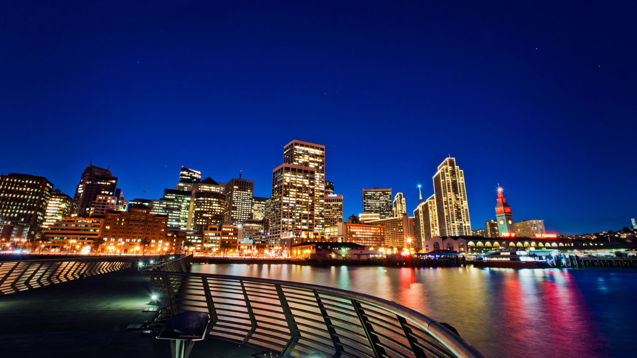 Horizon de la Ville Pendant la Nuit. Wallpaper in 1280x720 Resolution