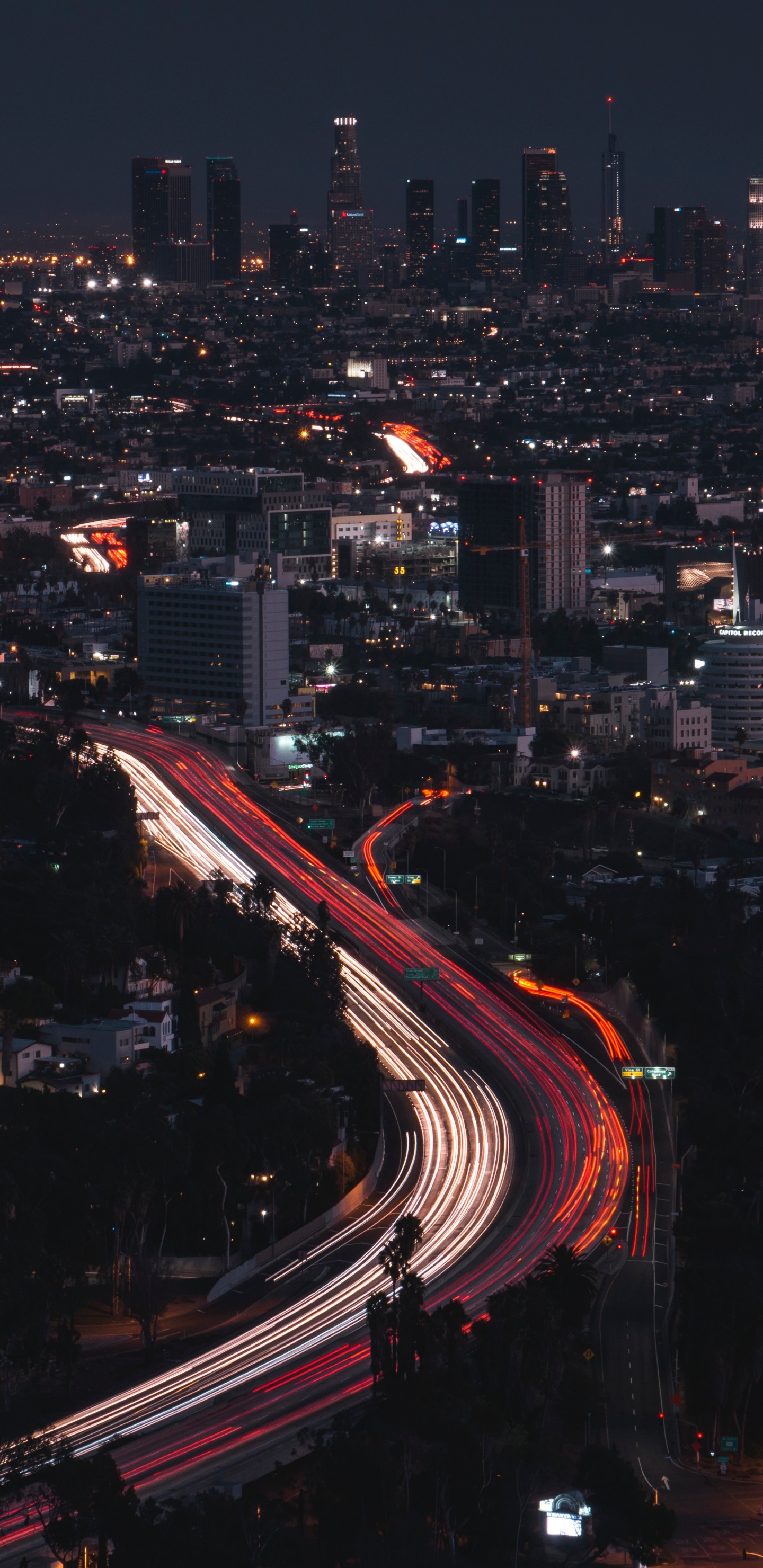 Fotografía de Lapso de Tiempo de la Ciudad Durante la Noche.. Wallpaper in 1440x2960 Resolution