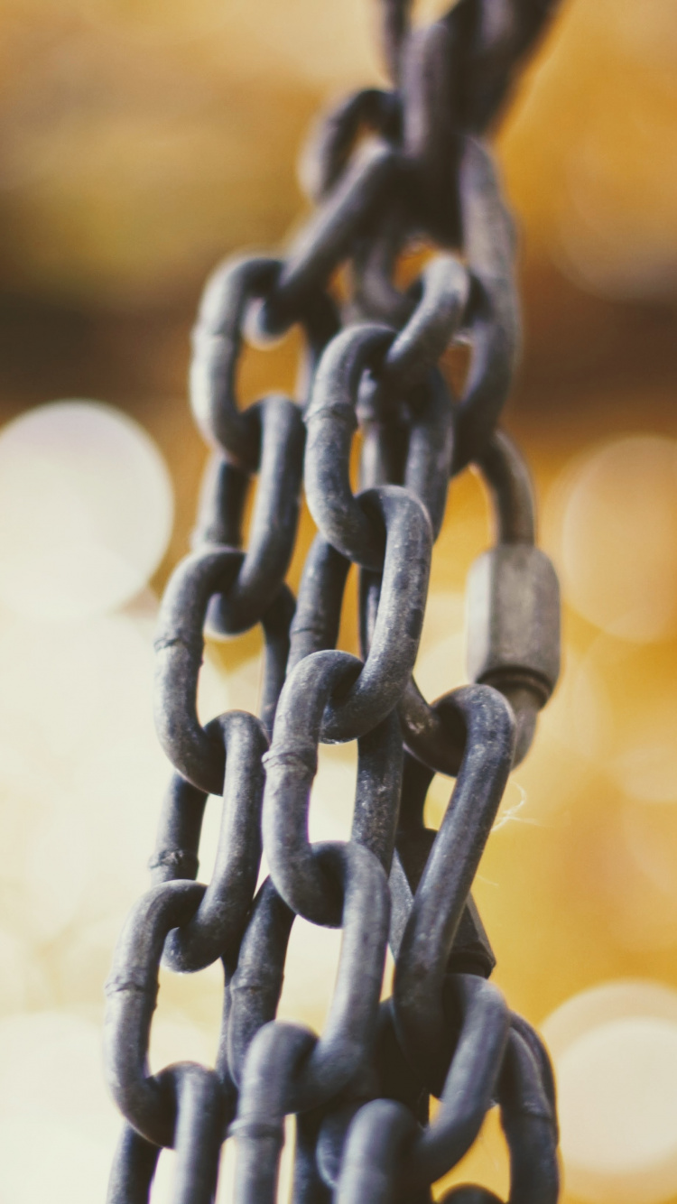 Grey Metal Chain in Close up Photography. Wallpaper in 750x1334 Resolution