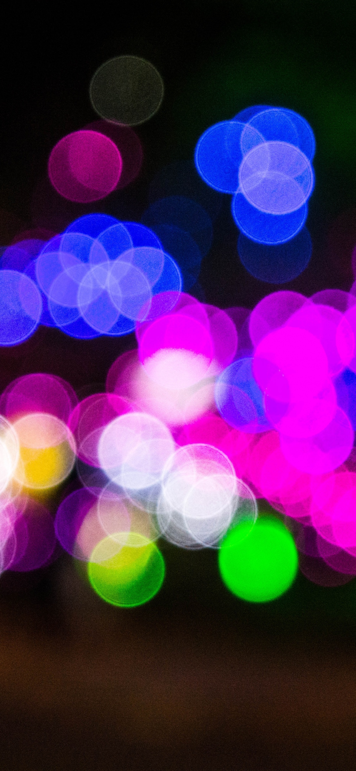 Green and White Bokeh Lights. Wallpaper in 1242x2688 Resolution