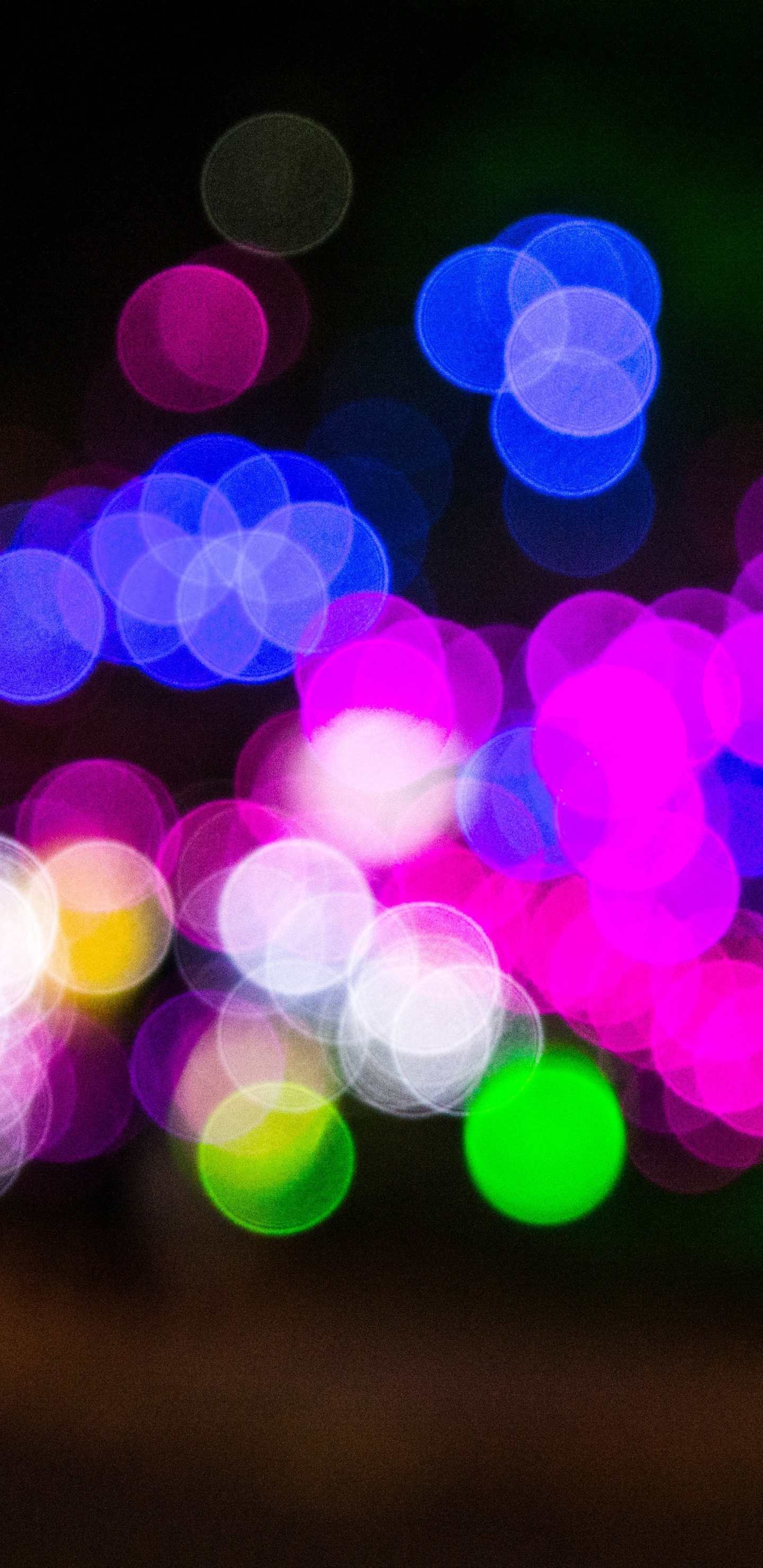 Green and White Bokeh Lights. Wallpaper in 1440x2960 Resolution